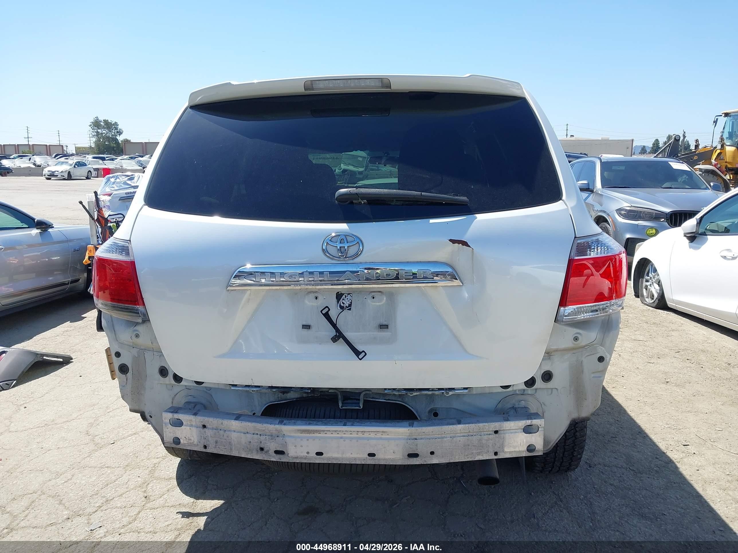 2012 Toyota Highlander   White vin: 5TDZA3EH0CS022666