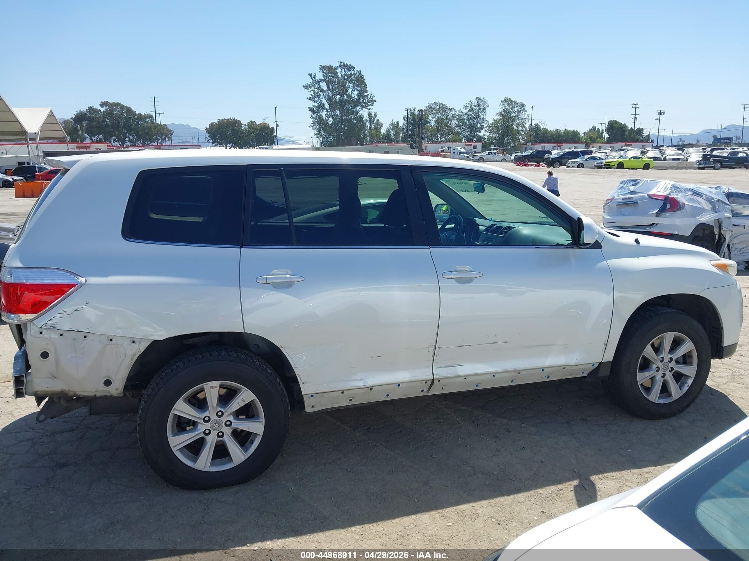 2012 Toyota Highlander   White vin: 5TDZA3EH0CS022666
