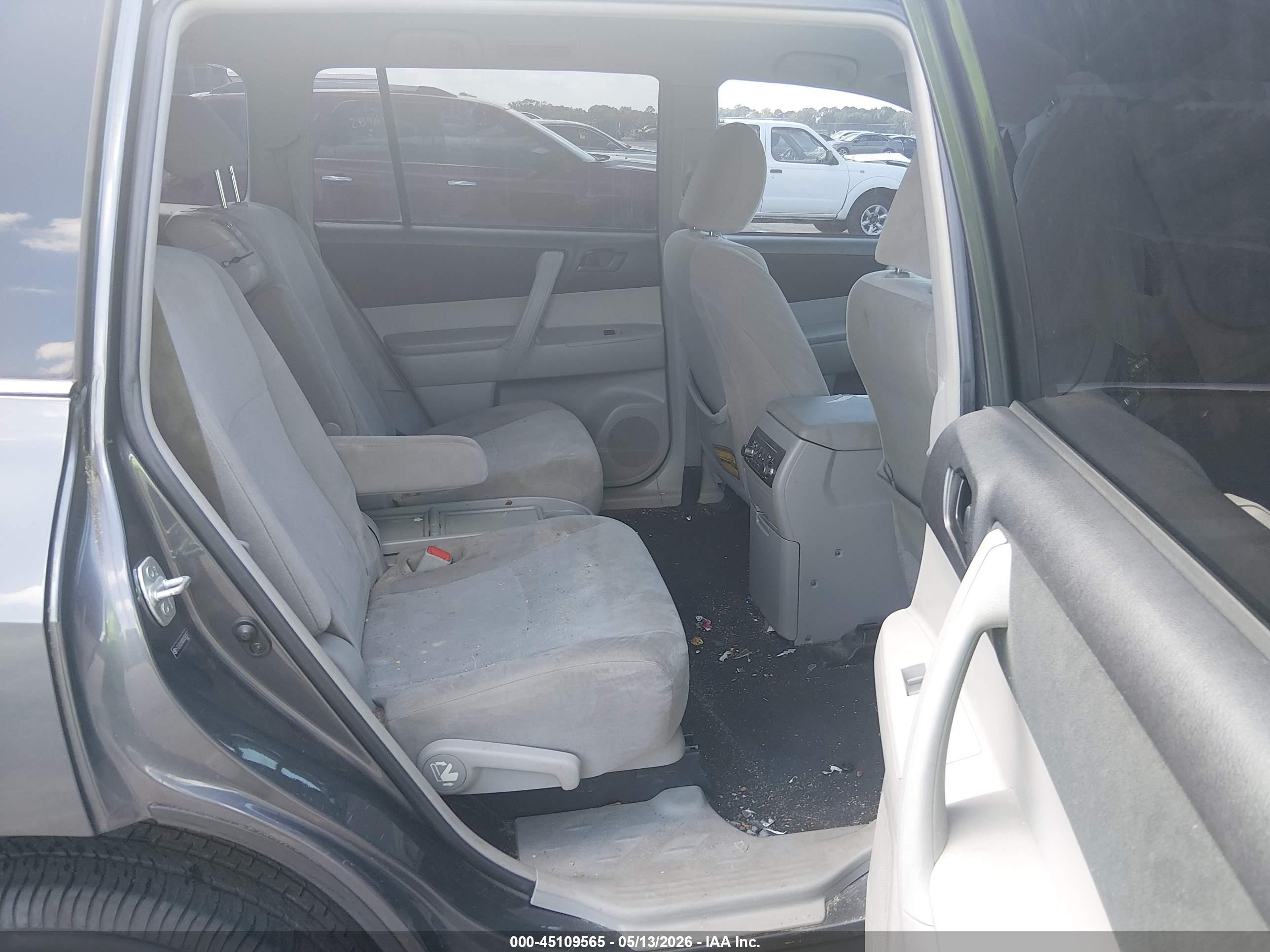 2013 Toyota Highlander   Gray vin: 5TDZA3EH0DS036357