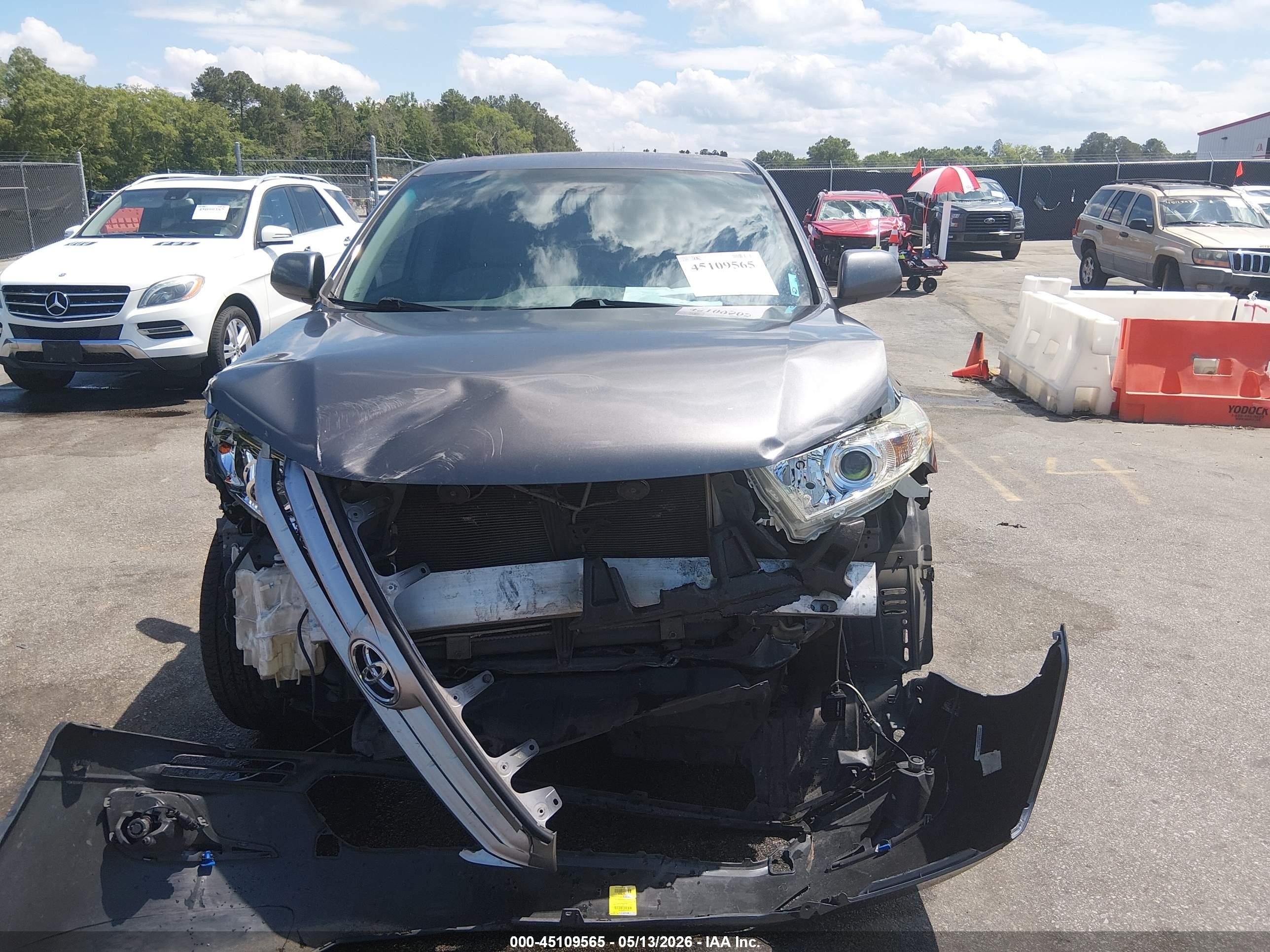 2013 Toyota Highlander   Gray vin: 5TDZA3EH0DS036357