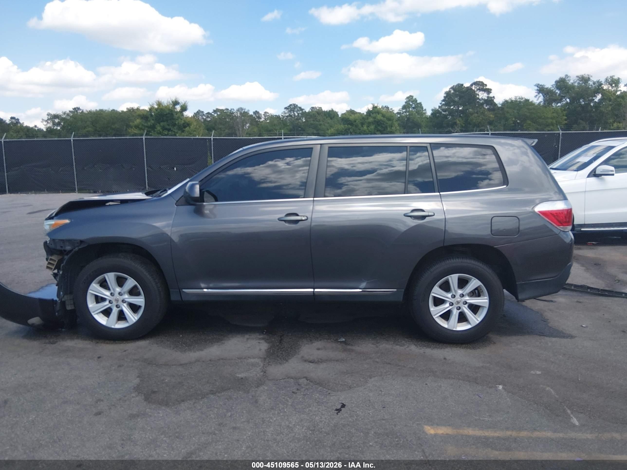 2013 Toyota Highlander   Gray vin: 5TDZA3EH0DS036357