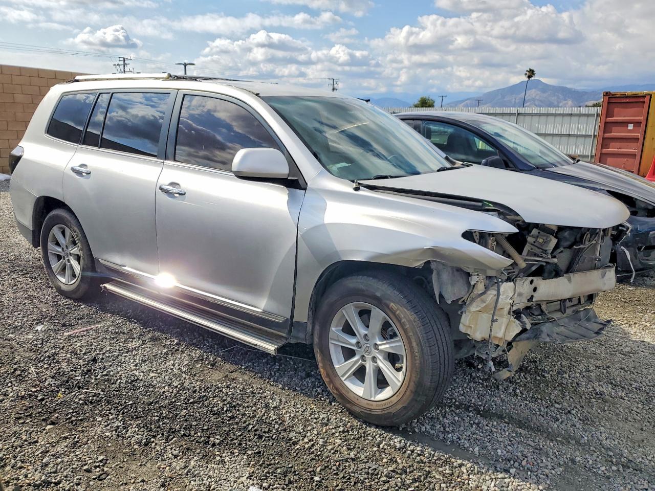 2012 Toyota Highlander Base Silver vin: 5TDZA3EH2CS022006