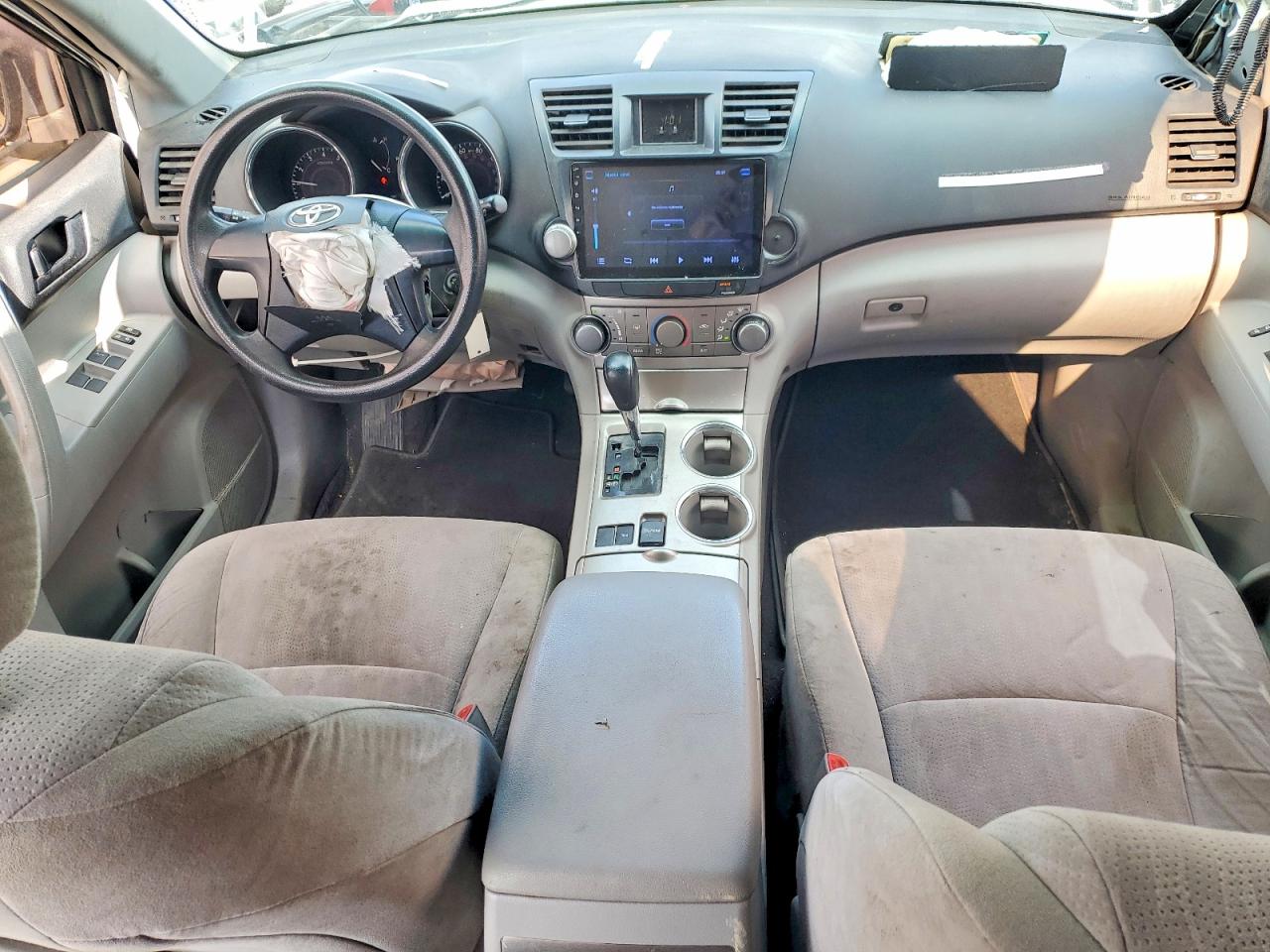 2012 Toyota Highlander Base Silver vin: 5TDZA3EH2CS022006