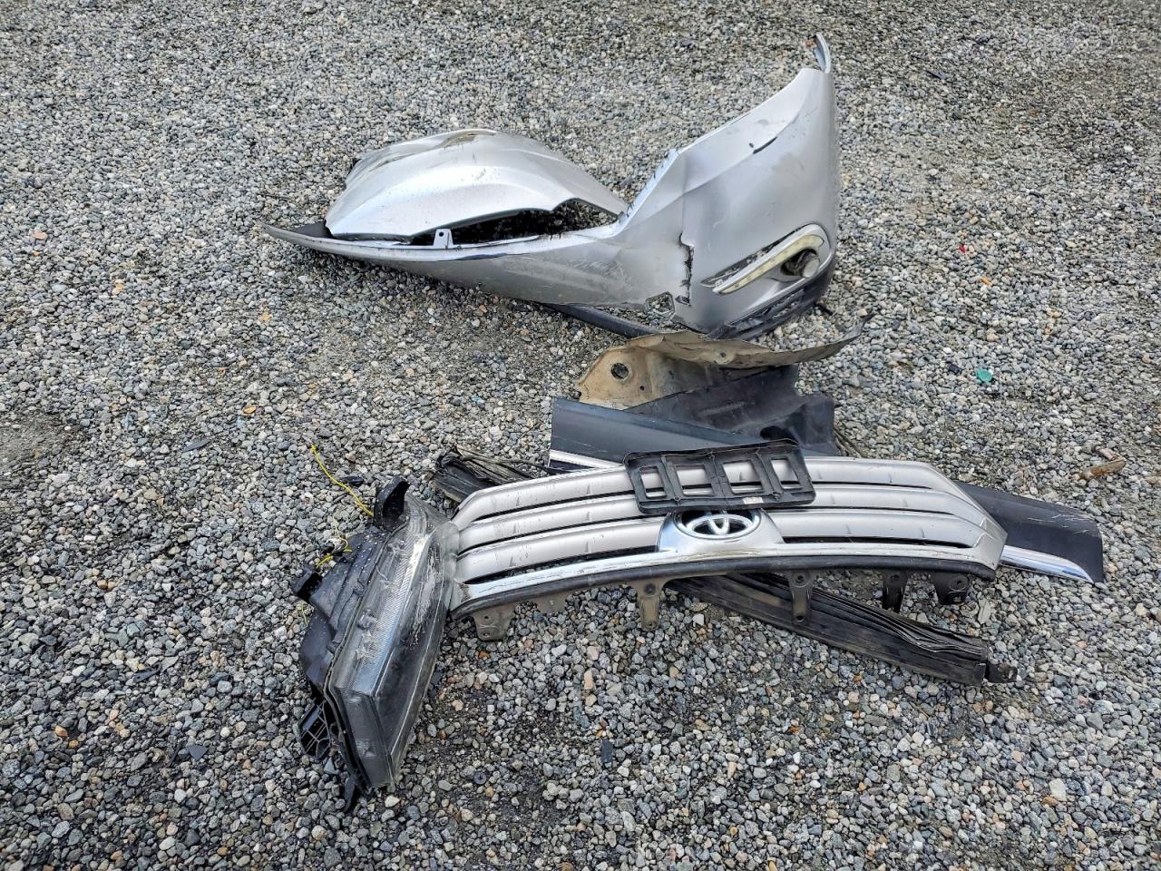 2012 Toyota Highlander Base Silver vin: 5TDZA3EH2CS022006