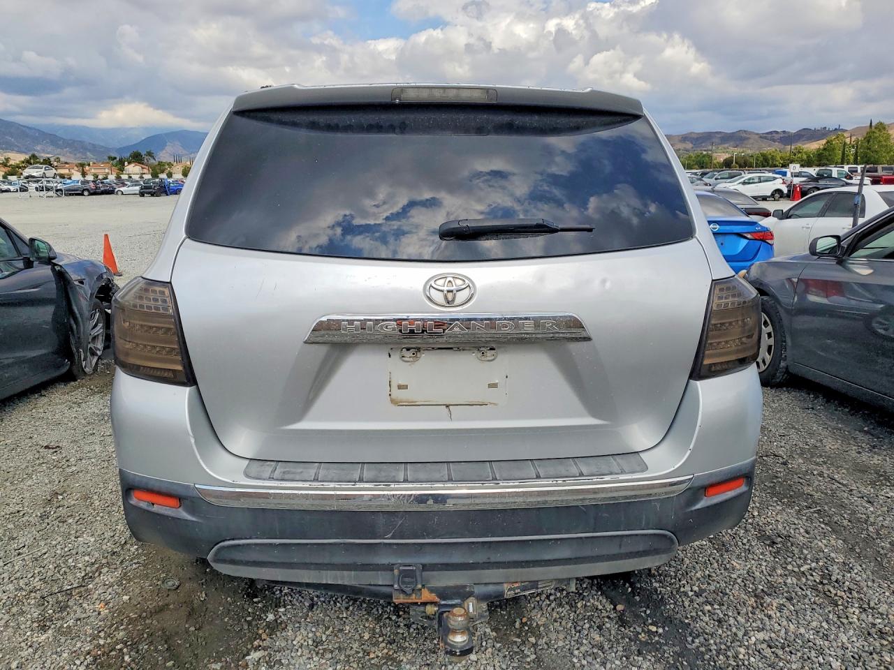 2012 Toyota Highlander Base Silver vin: 5TDZA3EH2CS022006