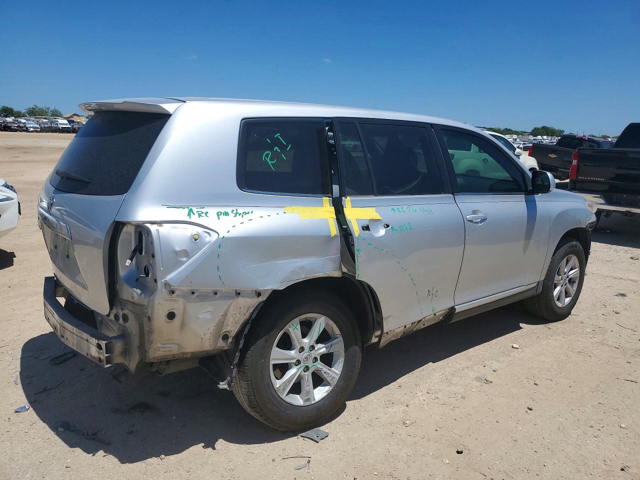 2013 Toyota Highlander Base Silver vin: 5TDZA3EH2DS035016