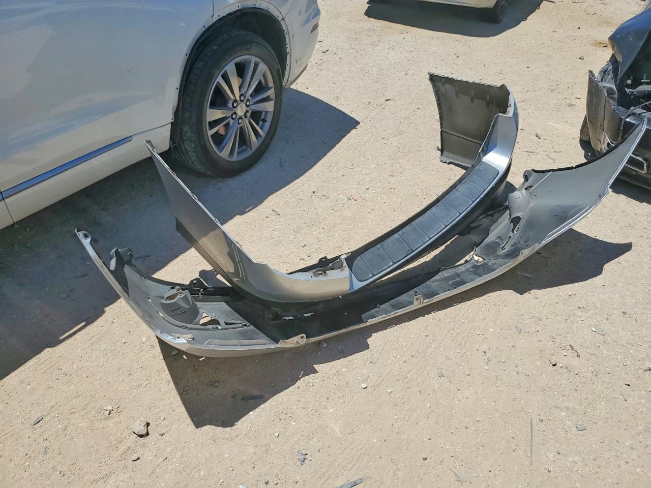 2013 Toyota Highlander Base Silver vin: 5TDZA3EH2DS035016