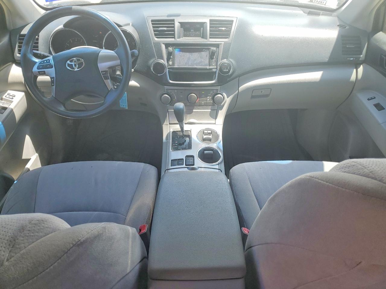 2013 Toyota Highlander Base Silver vin: 5TDZA3EH2DS035016