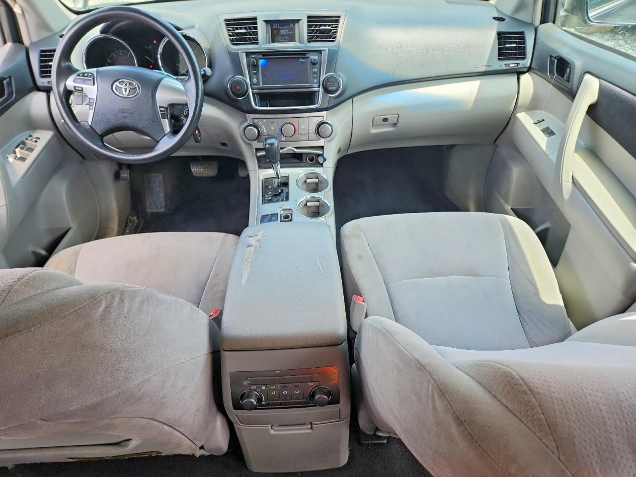 2013 Toyota Highlander Base Gray vin: 5TDZA3EH2DS036263