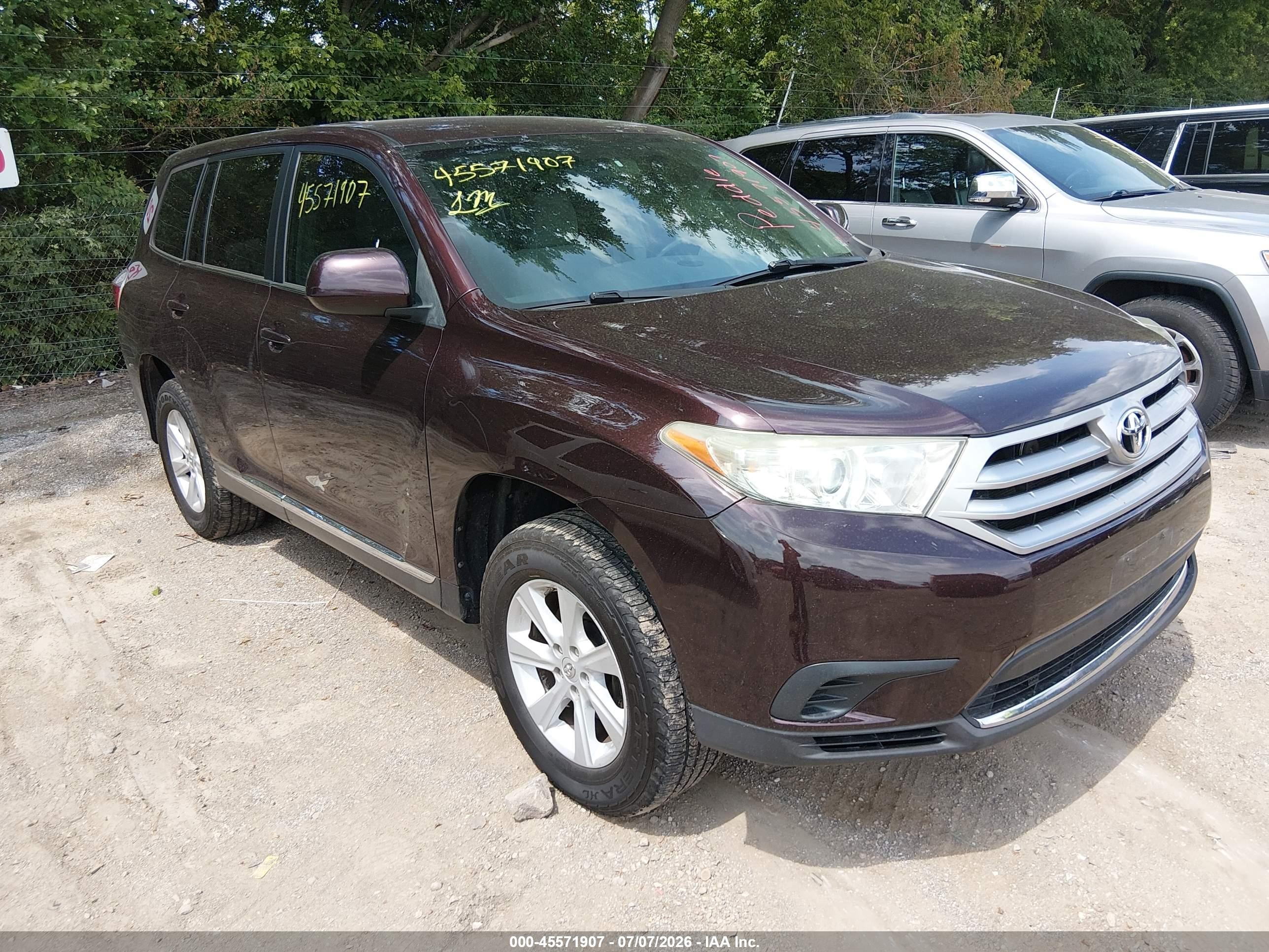 2013 Toyota Highlander   Burgundy vin: 5TDZA3EH2DS041897