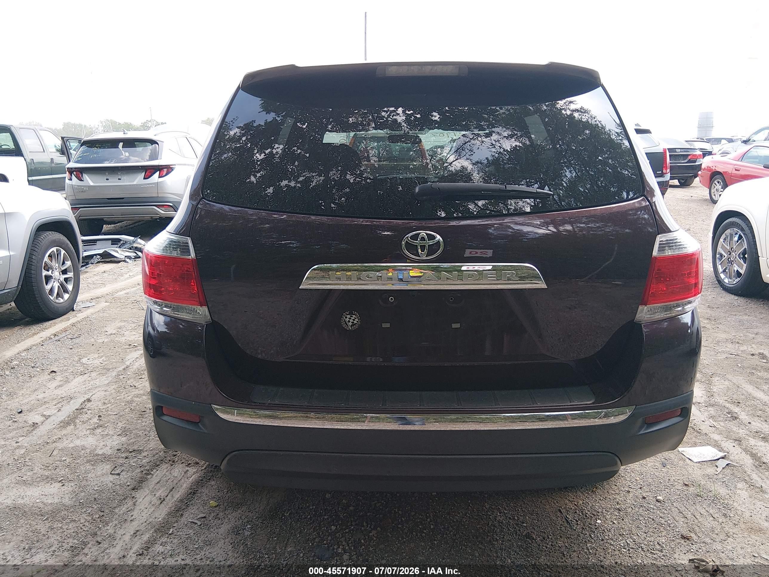 2013 Toyota Highlander   Burgundy vin: 5TDZA3EH2DS041897