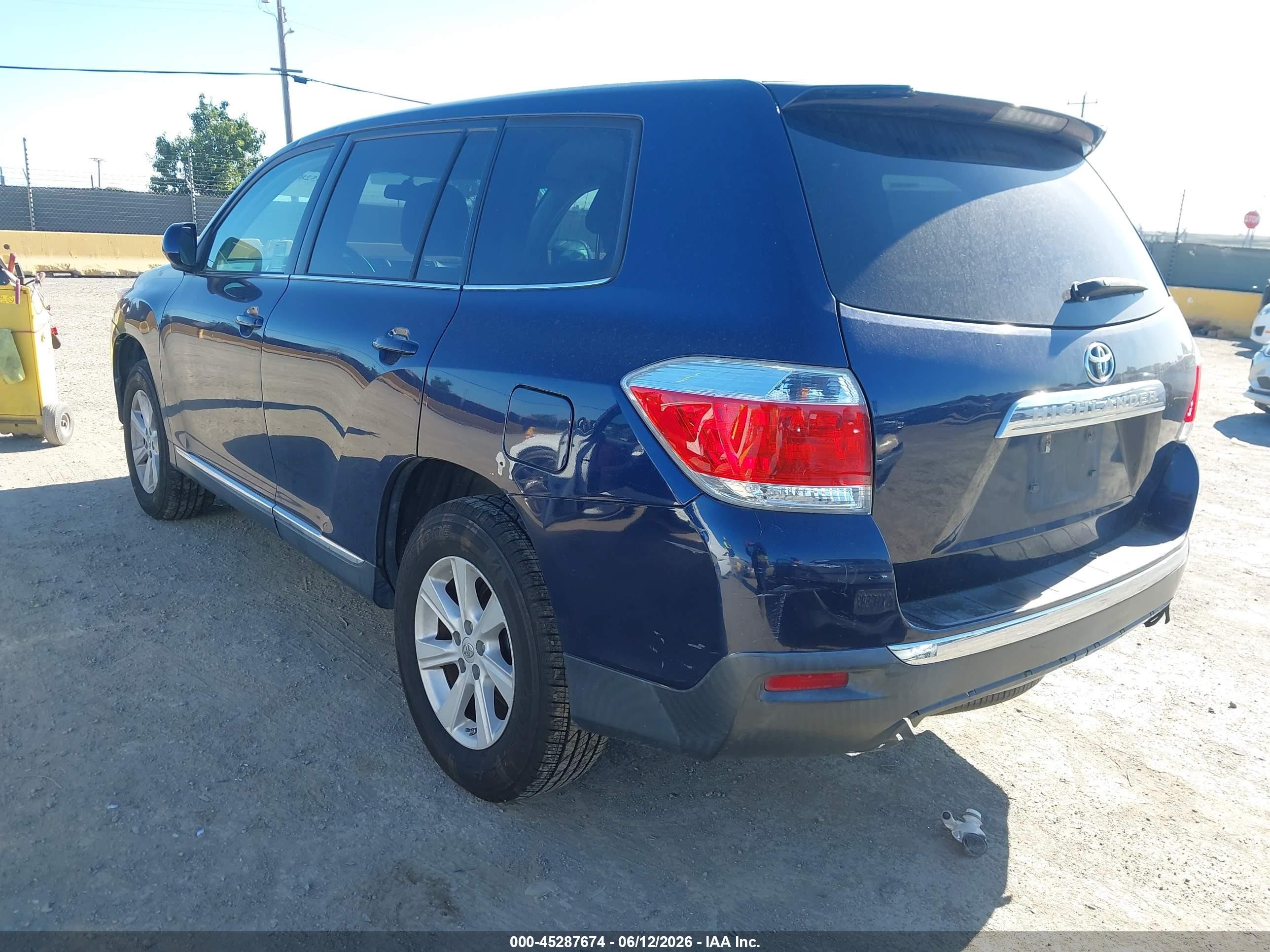 2013 Toyota Highlander   Dark Blue vin: 5TDZA3EH2DS044170