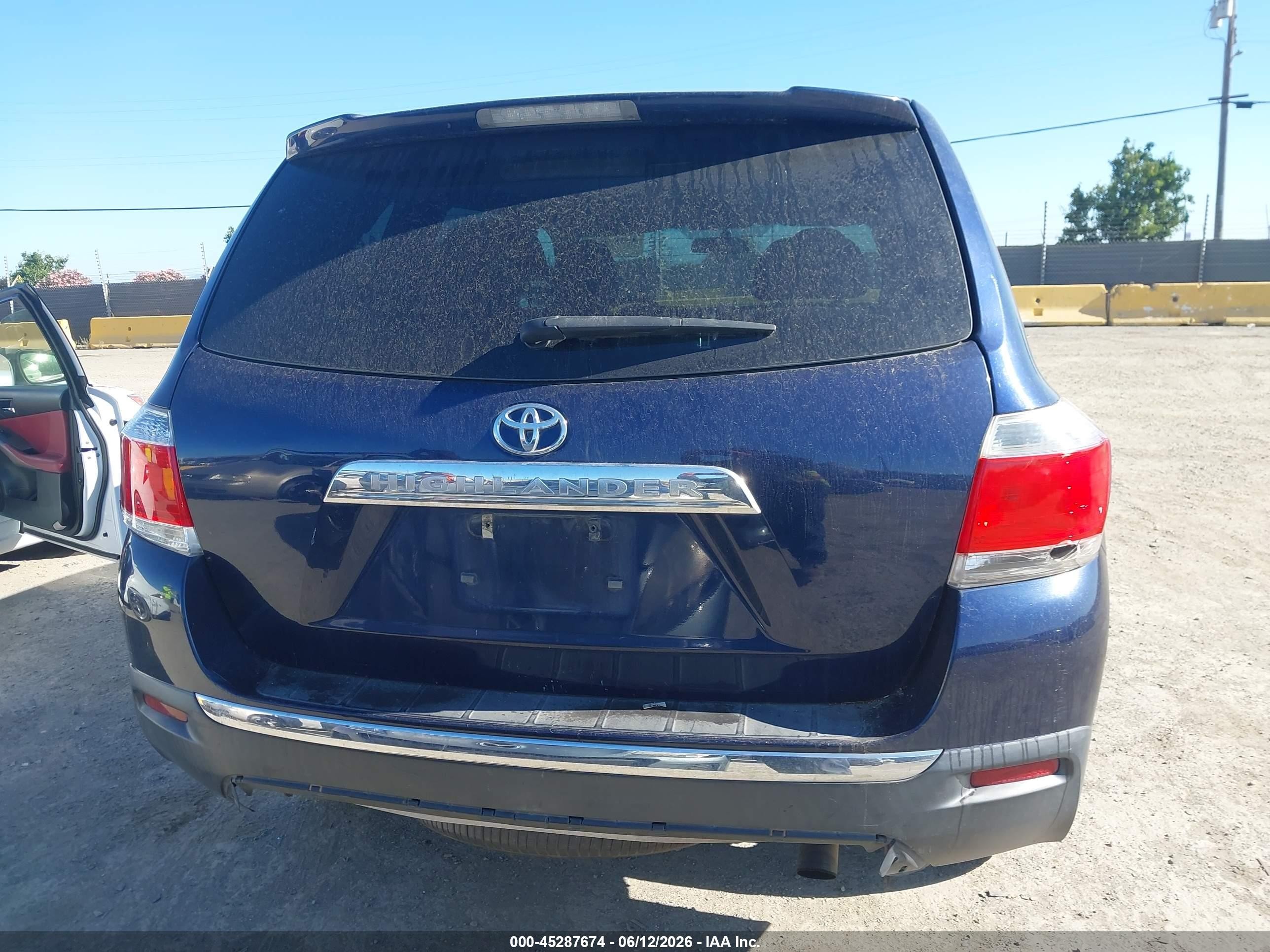 2013 Toyota Highlander   Dark Blue vin: 5TDZA3EH2DS044170