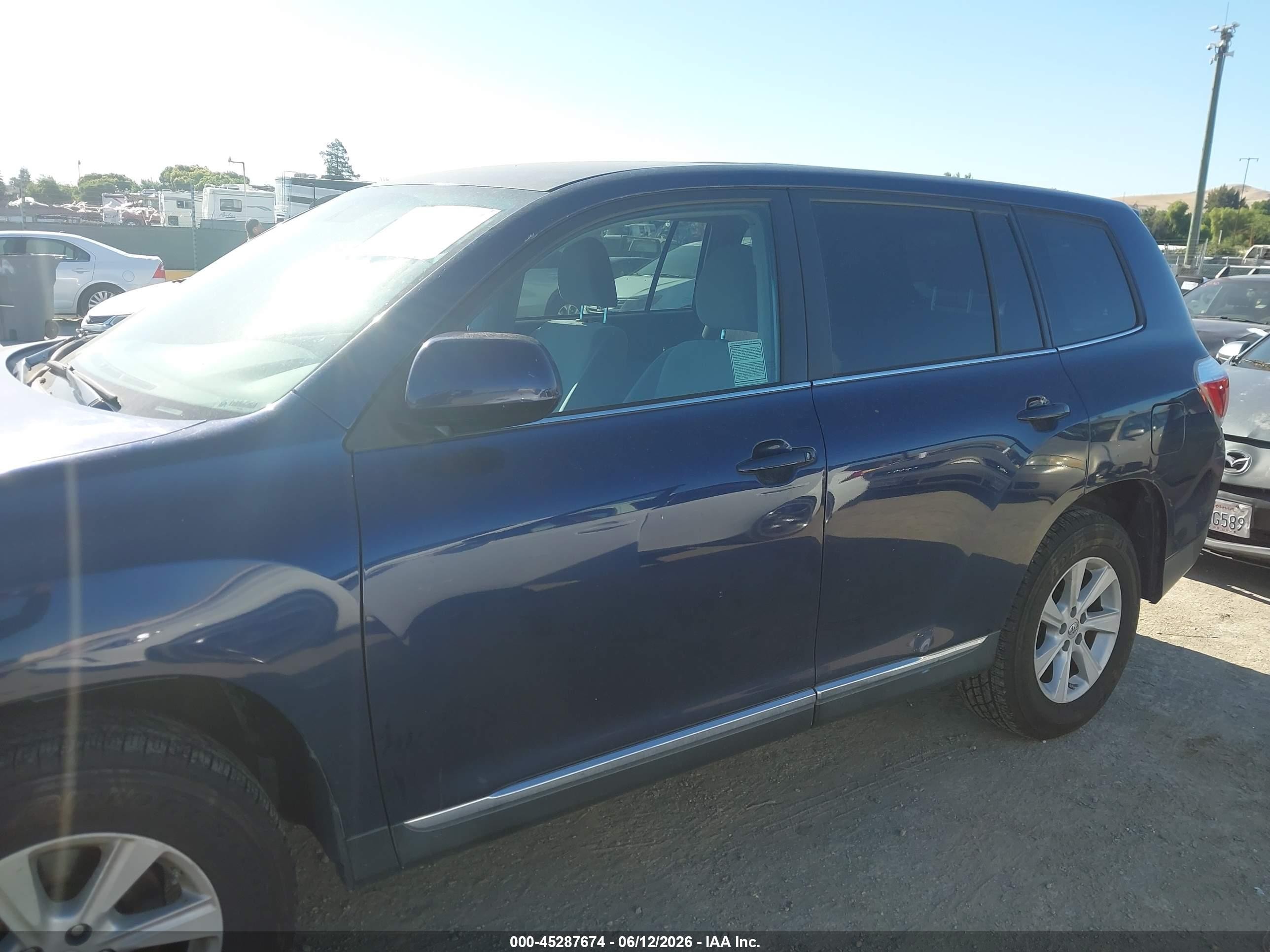 2013 Toyota Highlander   Dark Blue vin: 5TDZA3EH2DS044170