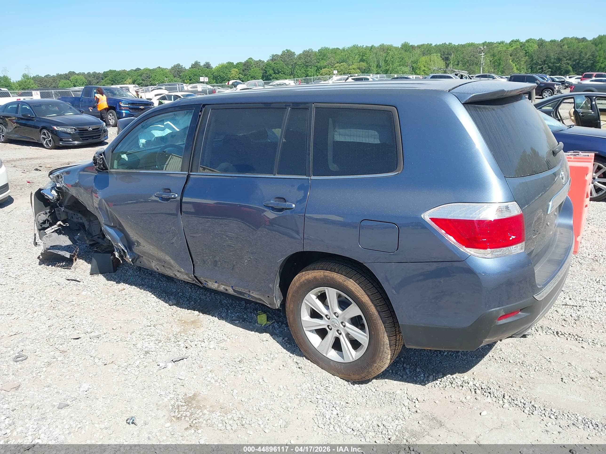 2013 Toyota Highlander   Dark Blue vin: 5TDZA3EH2DS044945