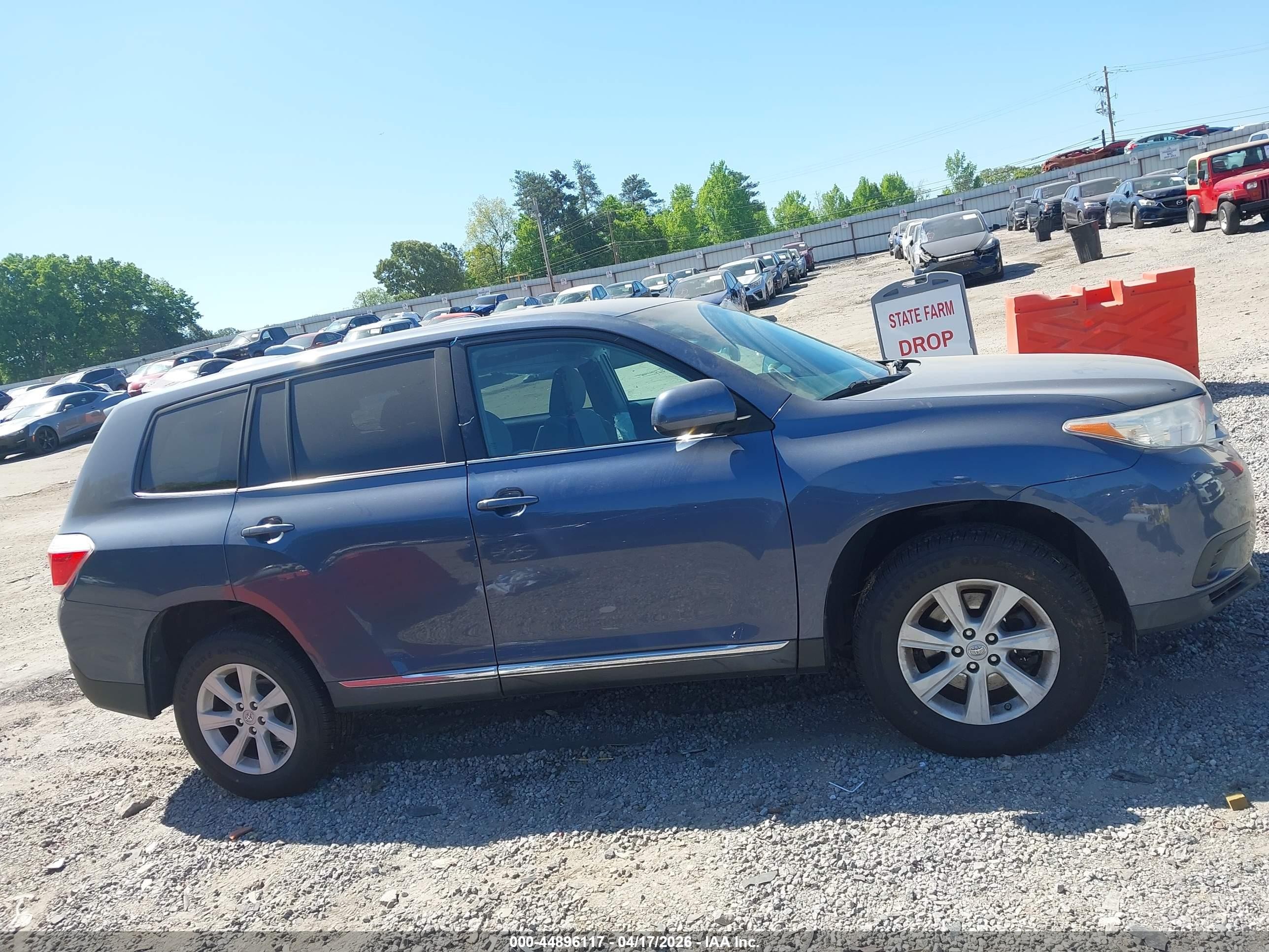 2013 Toyota Highlander   Dark Blue vin: 5TDZA3EH2DS044945