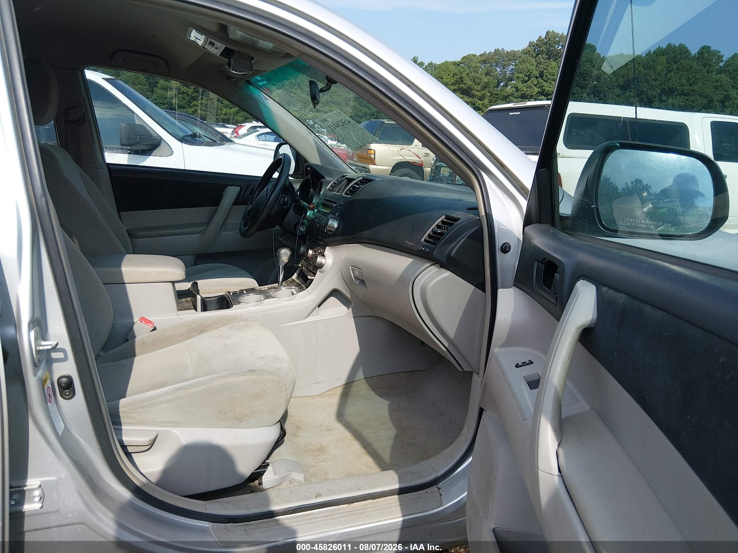 2010 Toyota Highlander   Silver vin: 5TDZA3EH3AS006006