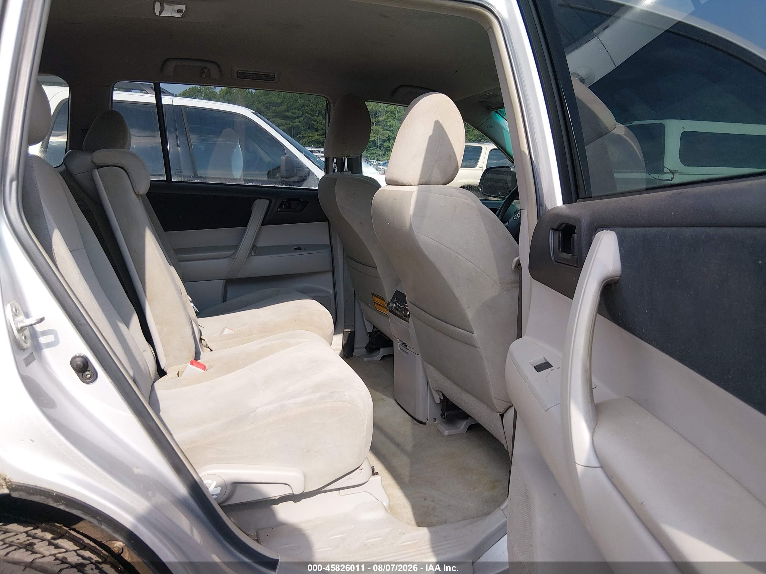 2010 Toyota Highlander   Silver vin: 5TDZA3EH3AS006006
