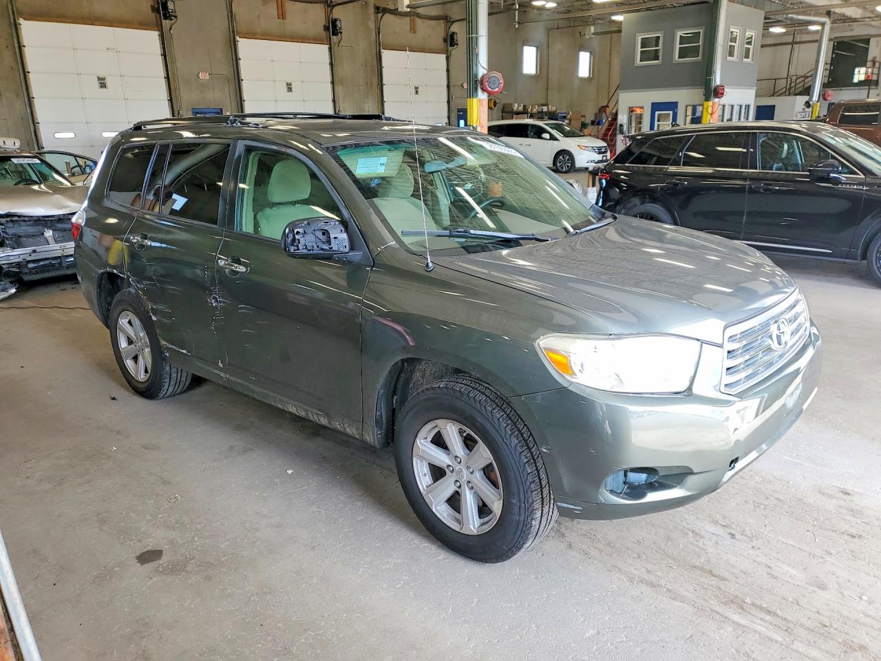 2010 Toyota Highlander Base Green vin: 5TDZA3EH3AS007155