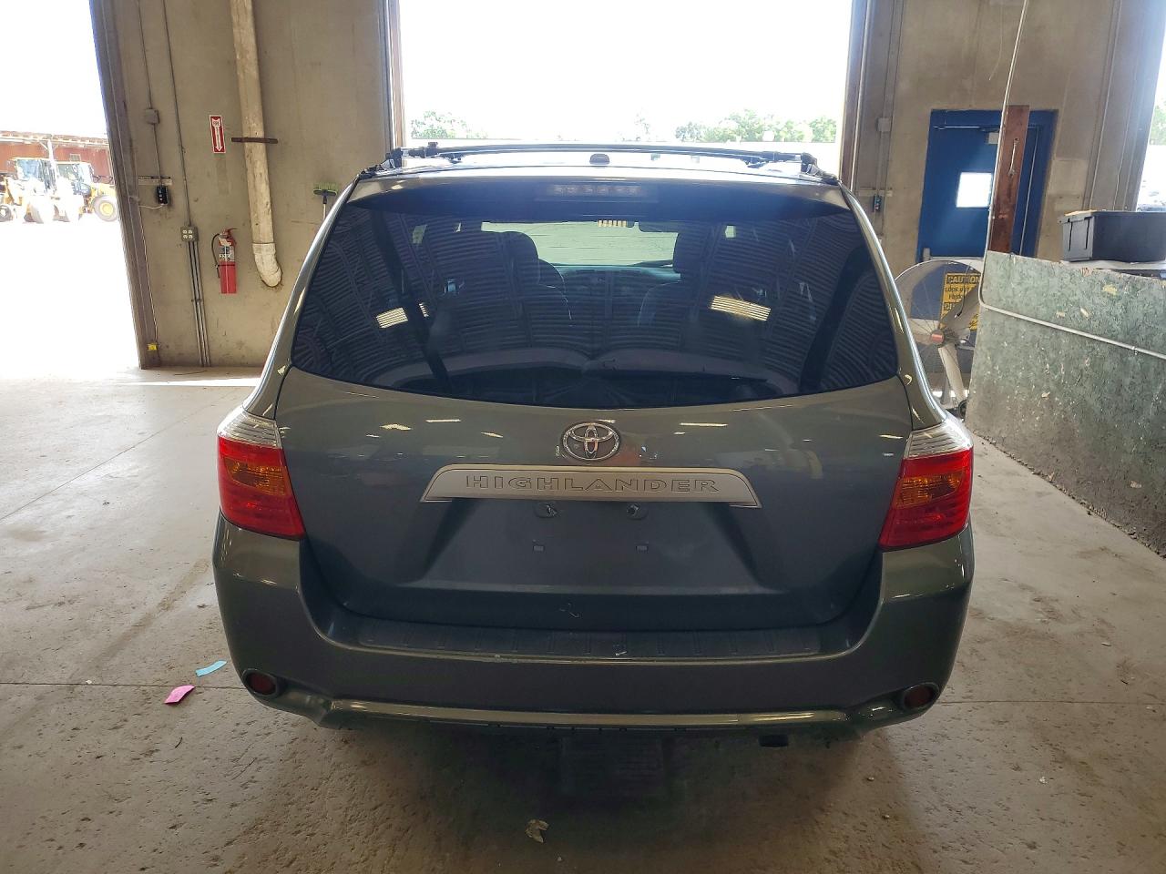 2010 Toyota Highlander Base Green vin: 5TDZA3EH3AS007155