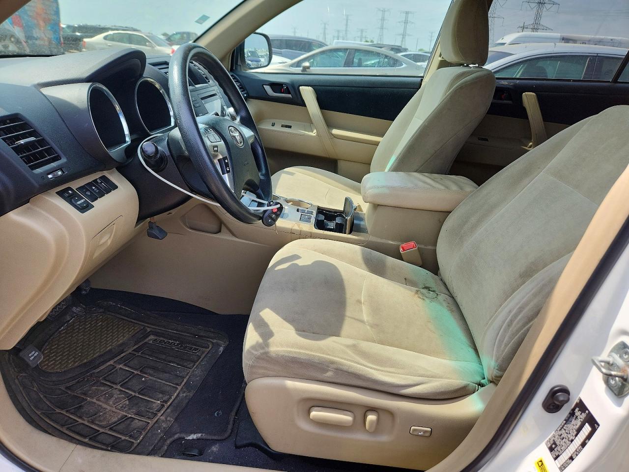2012 Toyota Highlander Base White vin: 5TDZA3EH3CS019230