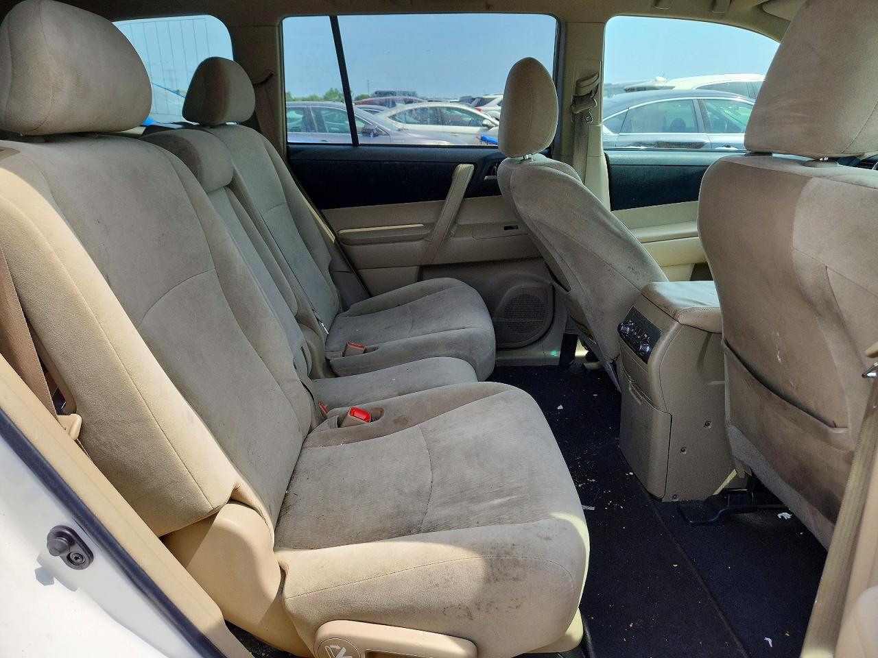 2012 Toyota Highlander Base White vin: 5TDZA3EH3CS019230