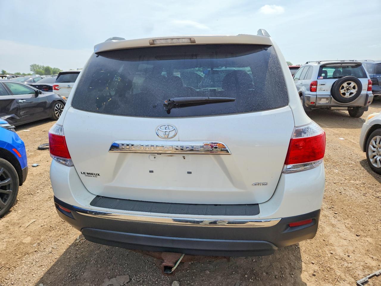 2012 Toyota Highlander Base White vin: 5TDZA3EH3CS019230