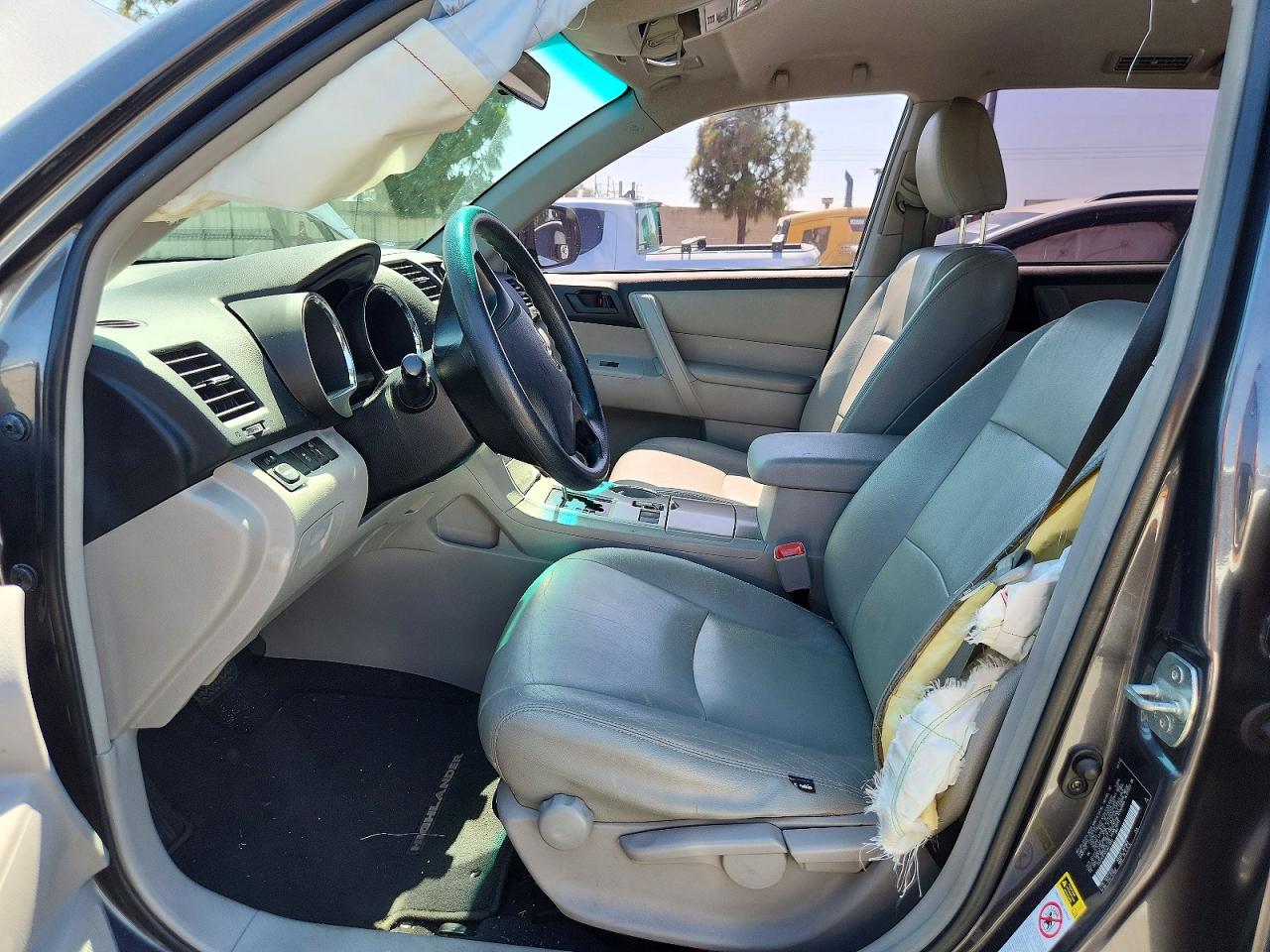 2012 Toyota Highlander Base Gray vin: 5TDZA3EH3CS021995