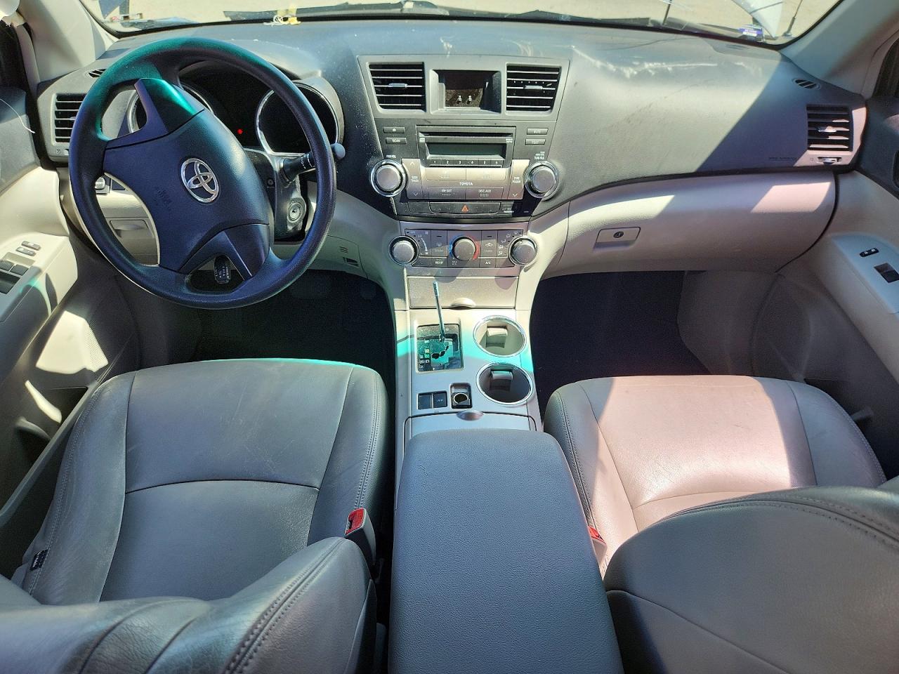 2012 Toyota Highlander Base Gray vin: 5TDZA3EH3CS021995