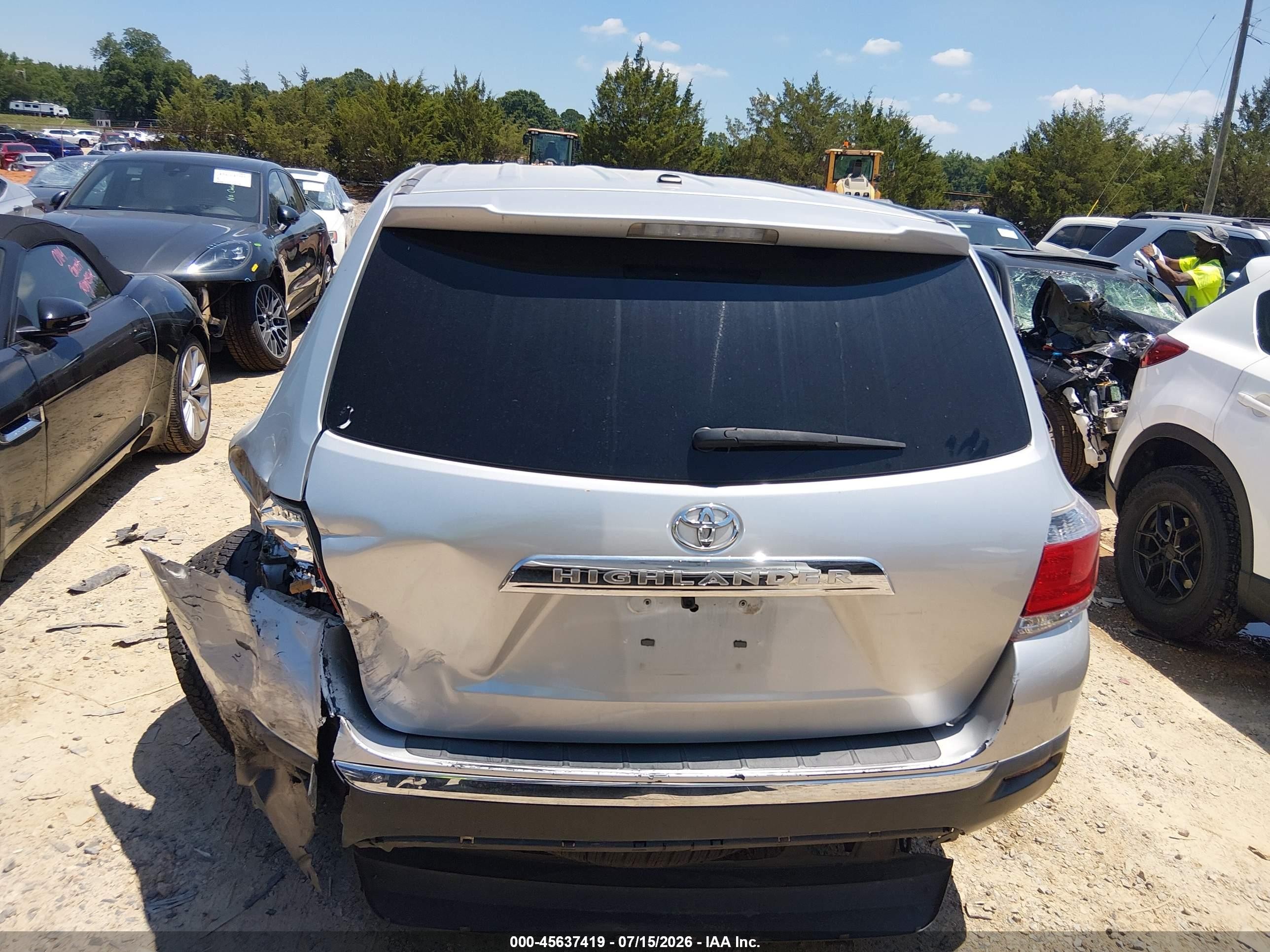 2012 Toyota Highlander   Silver vin: 5TDZA3EH3CS026291