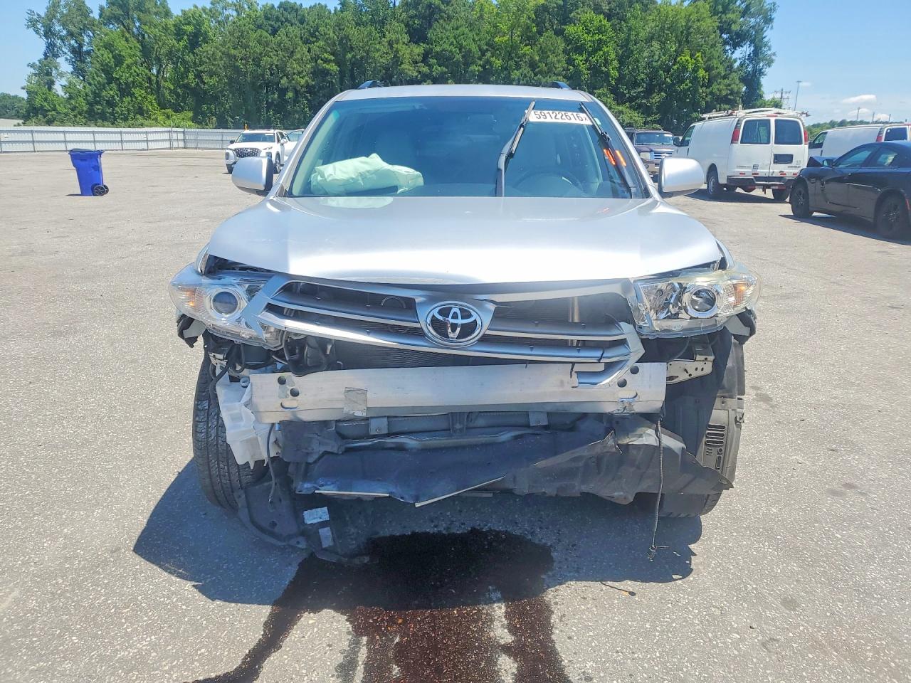 2013 Toyota Highlander Silver vin: 5TDZA3EH3DS033260