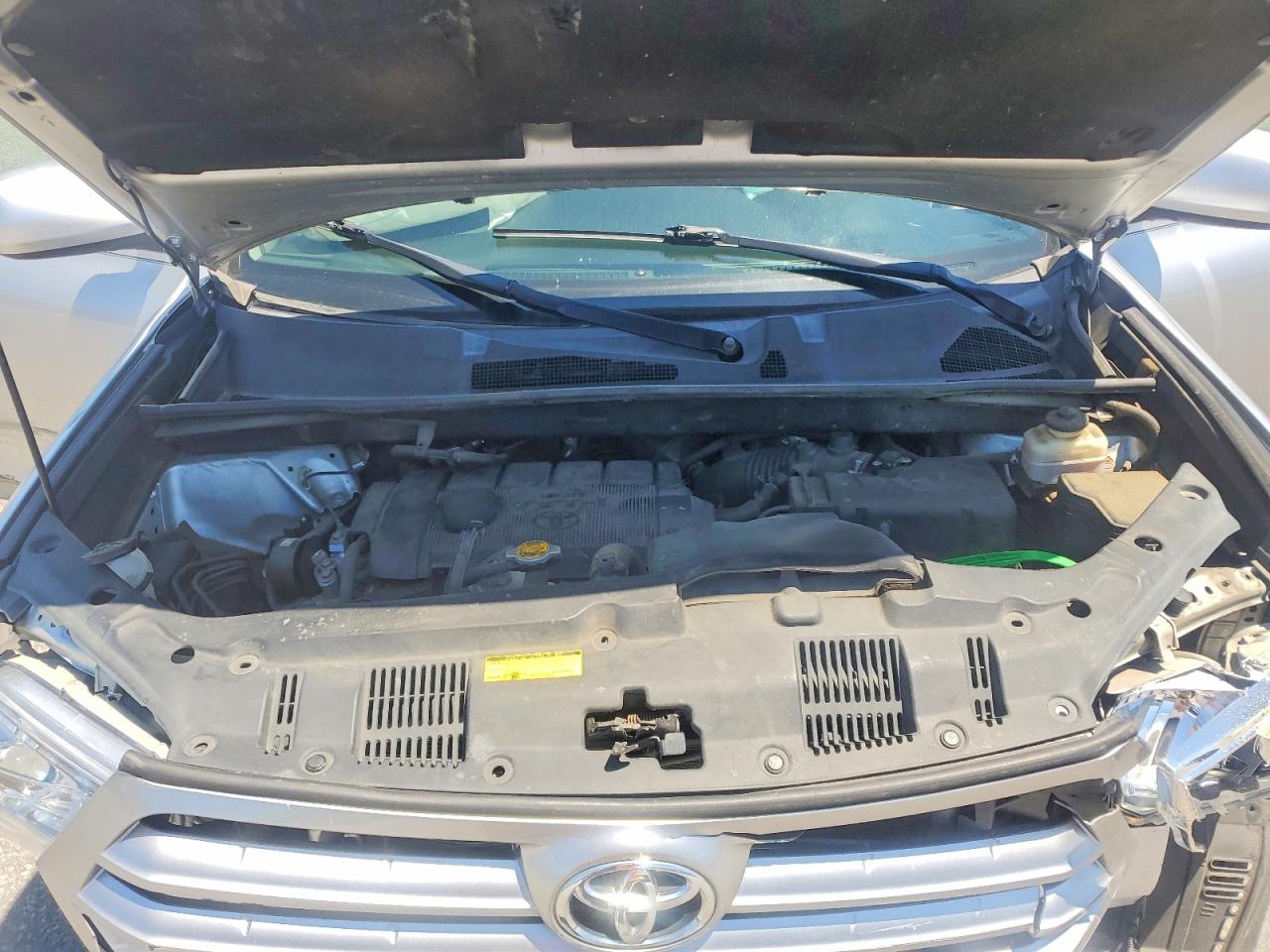 2013 Toyota Highlander Silver vin: 5TDZA3EH3DS033260