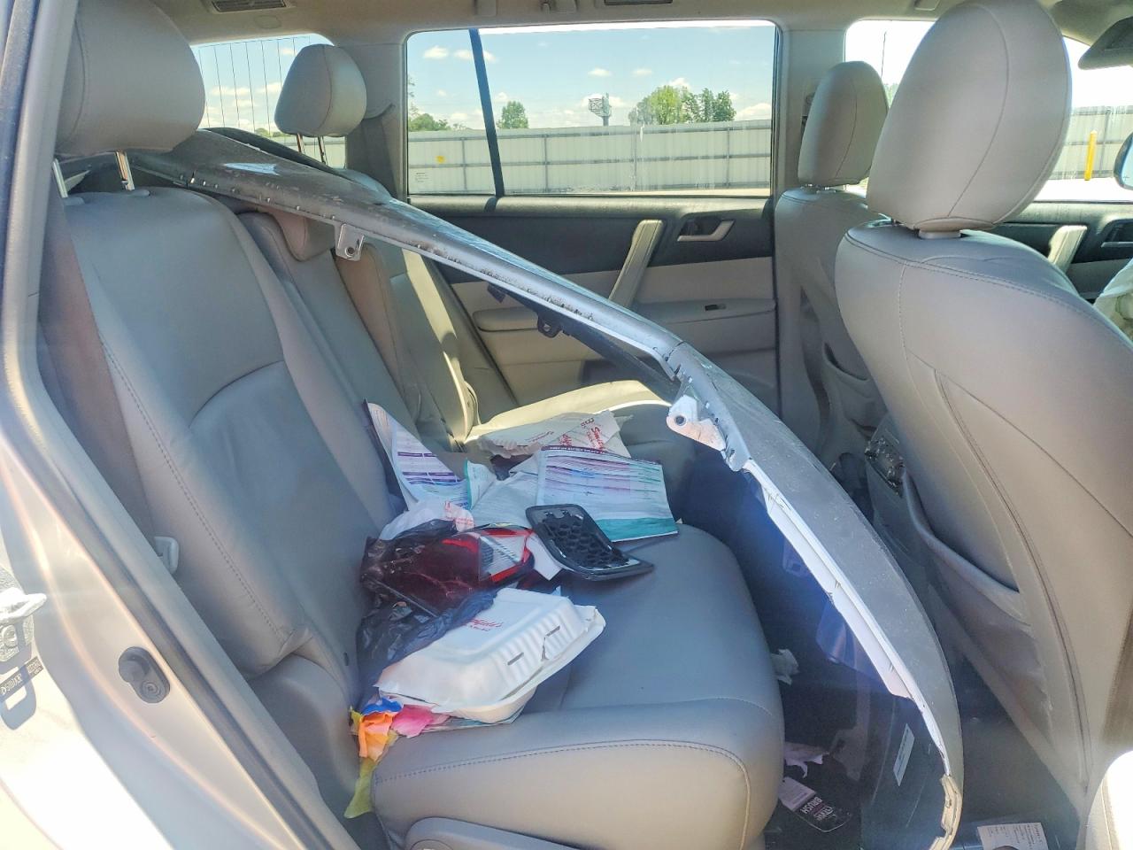 2013 Toyota Highlander Silver vin: 5TDZA3EH3DS033260