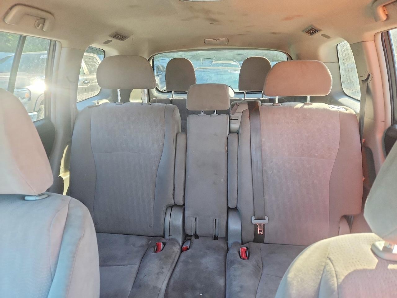 2013 Toyota Highlander Base Silver vin: 5TDZA3EH3DS033498