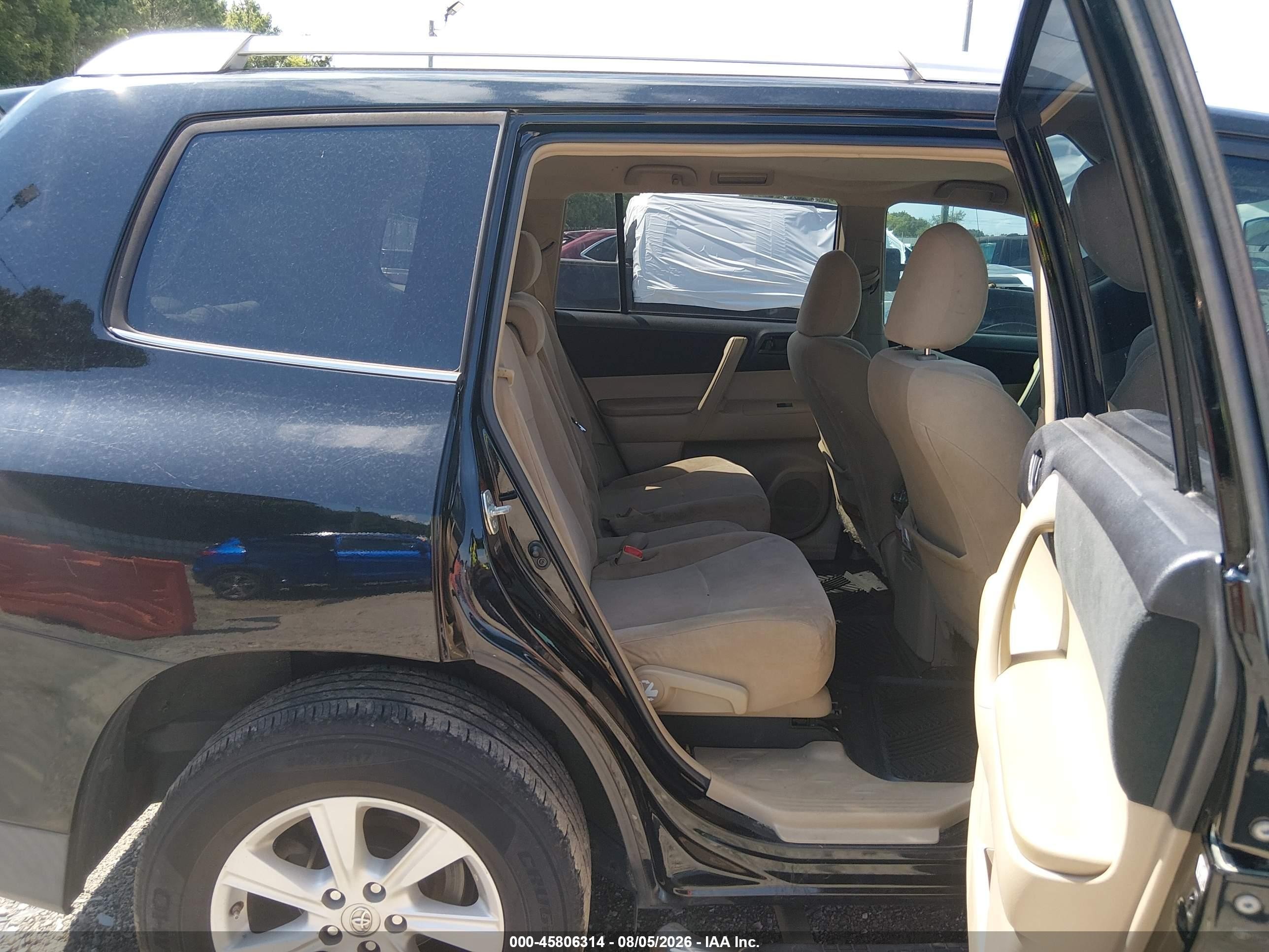 2013 Toyota Highlander   White vin: 5TDZA3EH3DS046042