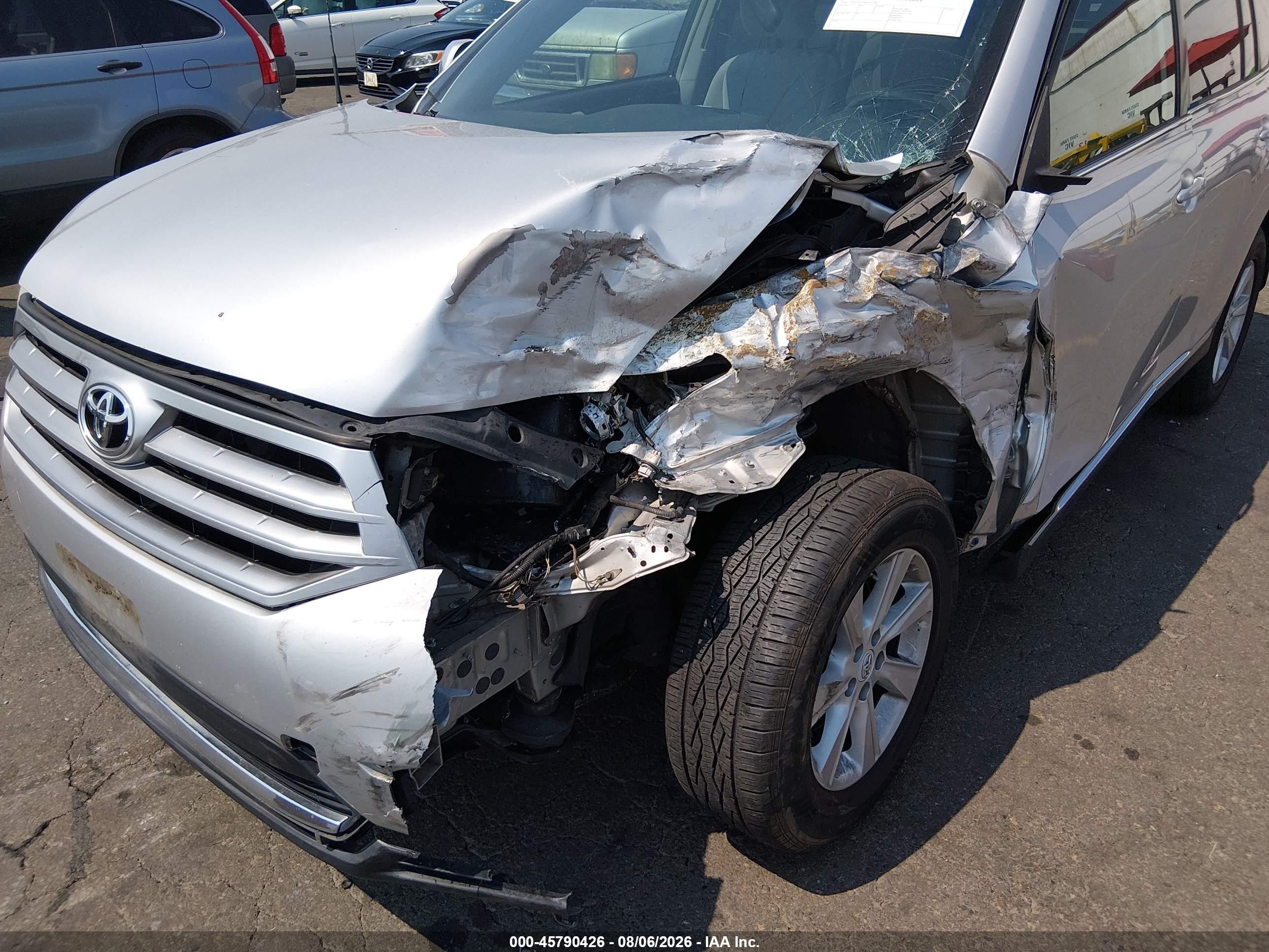 2011 Toyota Highlander   Silver vin: 5TDZA3EH4BS010180