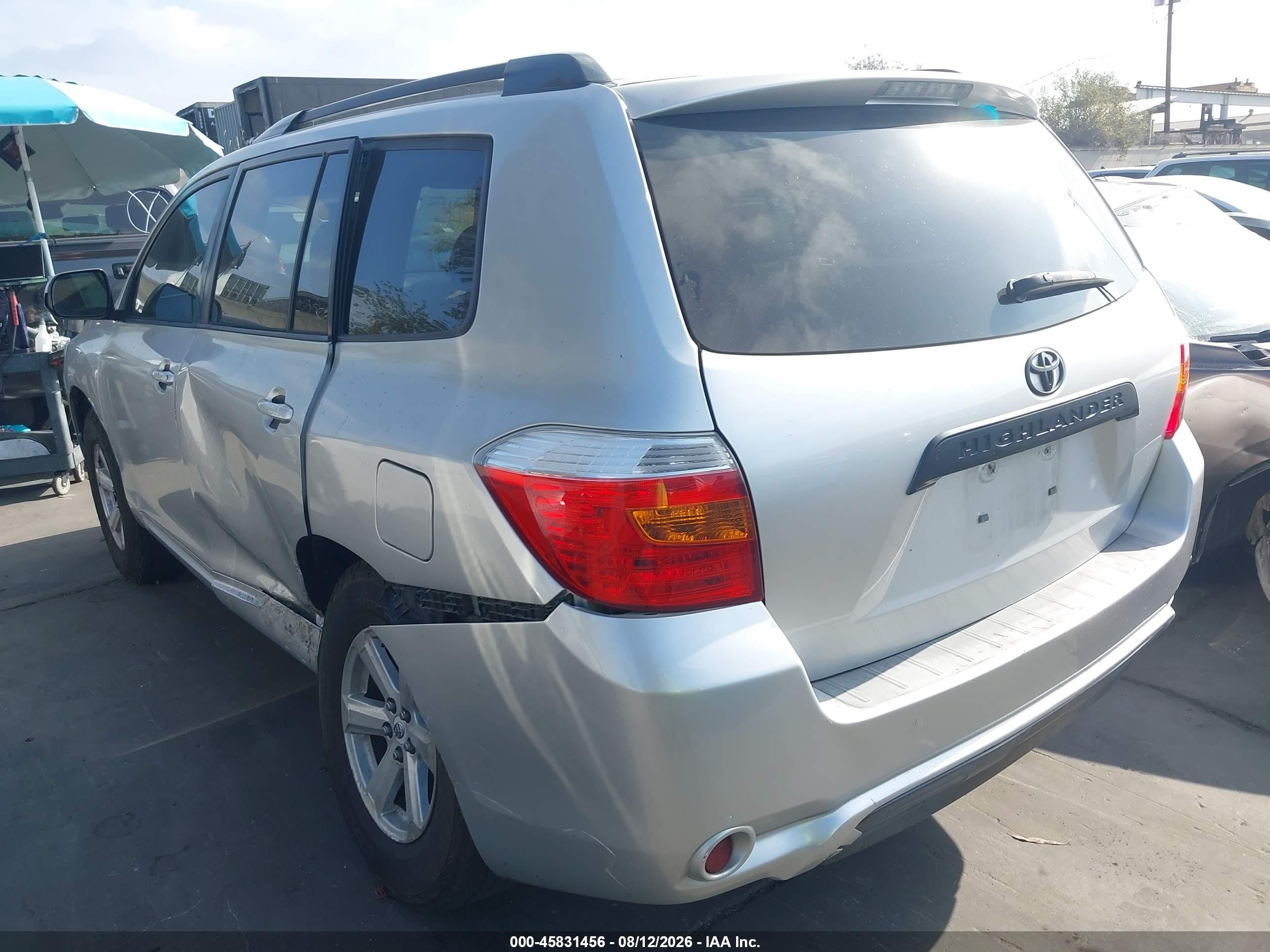 2010 Toyota Highlander   Silver vin: 5TDZA3EH5AS004449