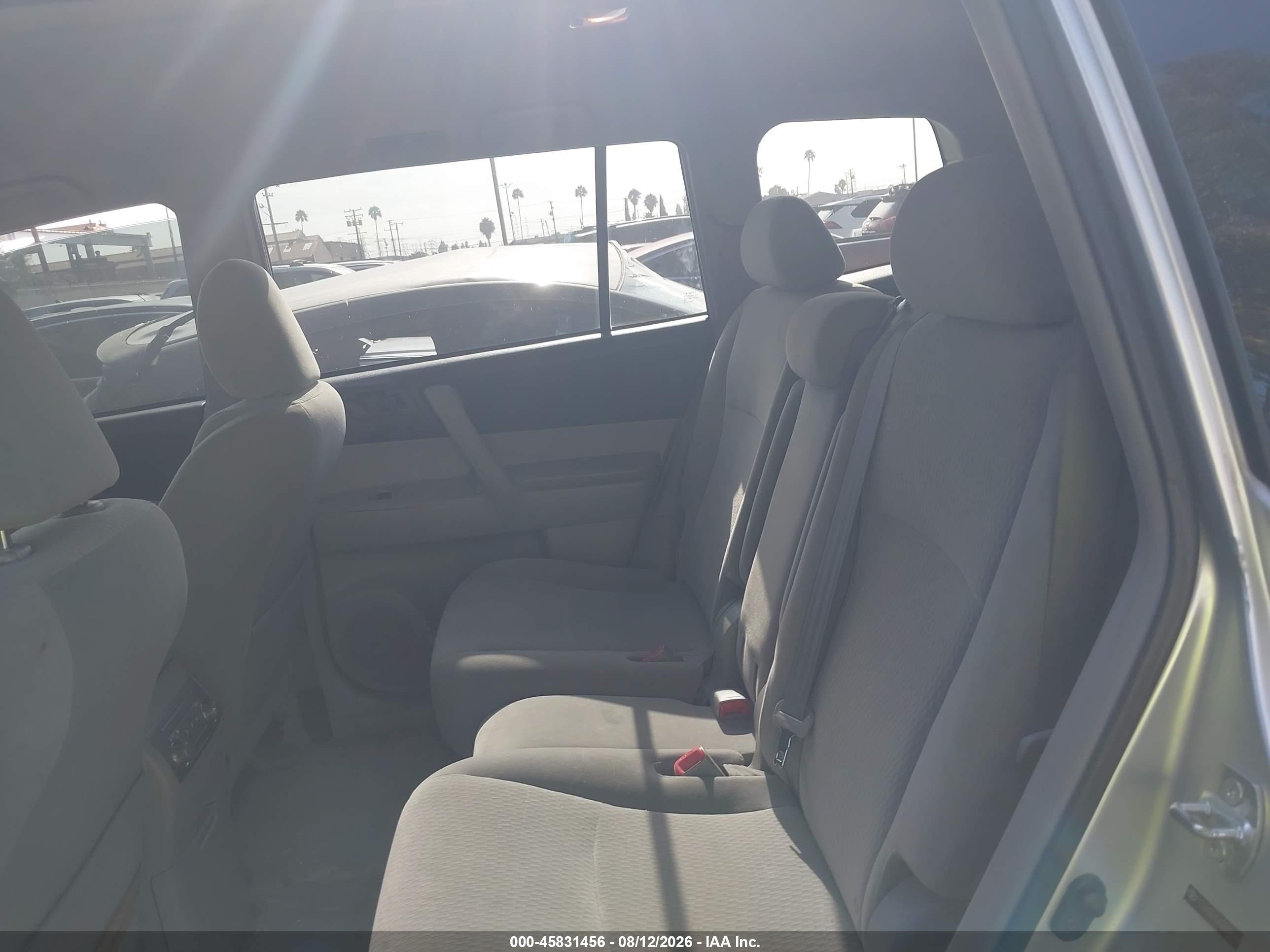 2010 Toyota Highlander   Silver vin: 5TDZA3EH5AS004449