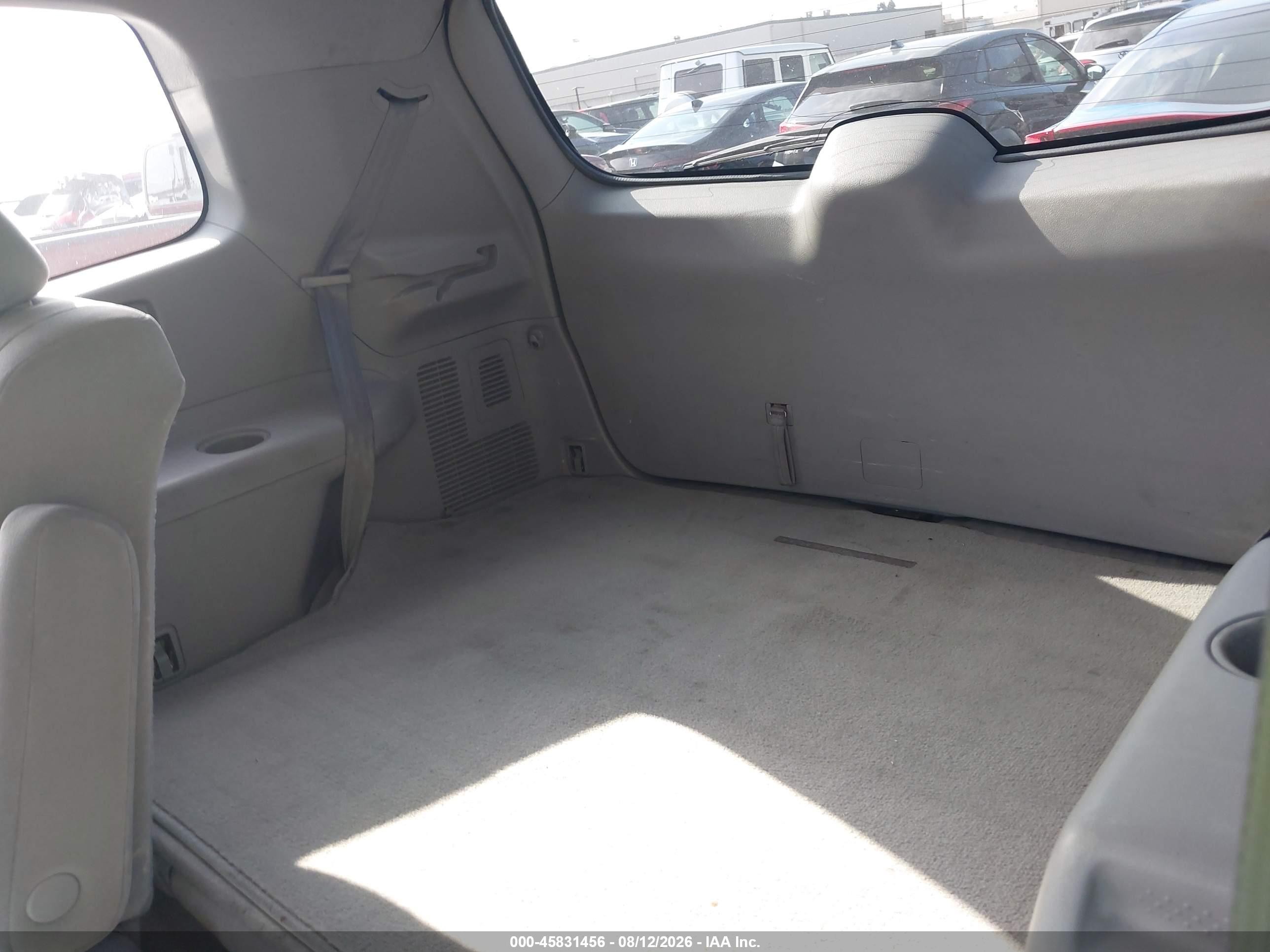 2010 Toyota Highlander   Silver vin: 5TDZA3EH5AS004449