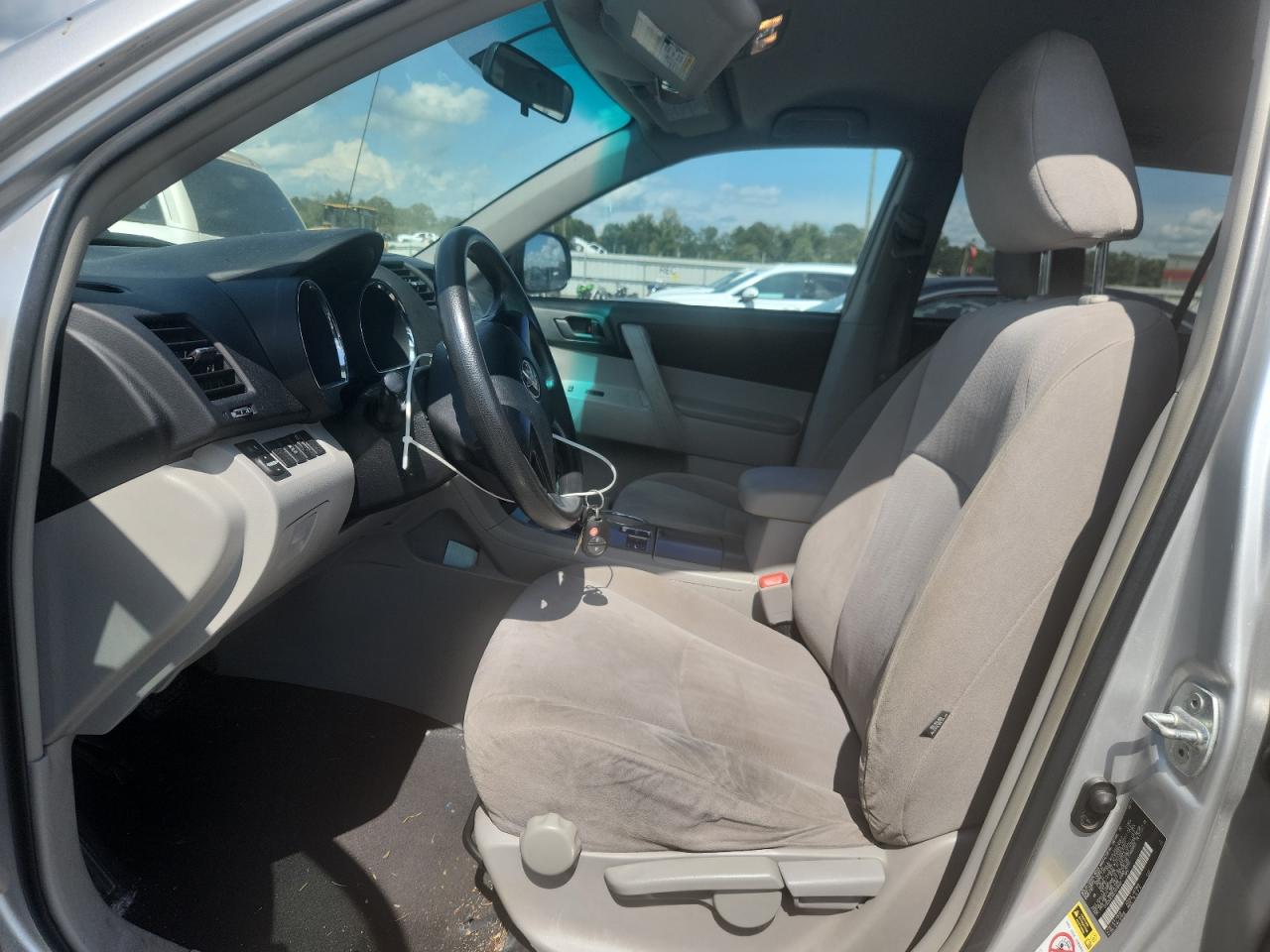 2012 Toyota Uk Серебряный vin: 5TDZA3EH5CS018497