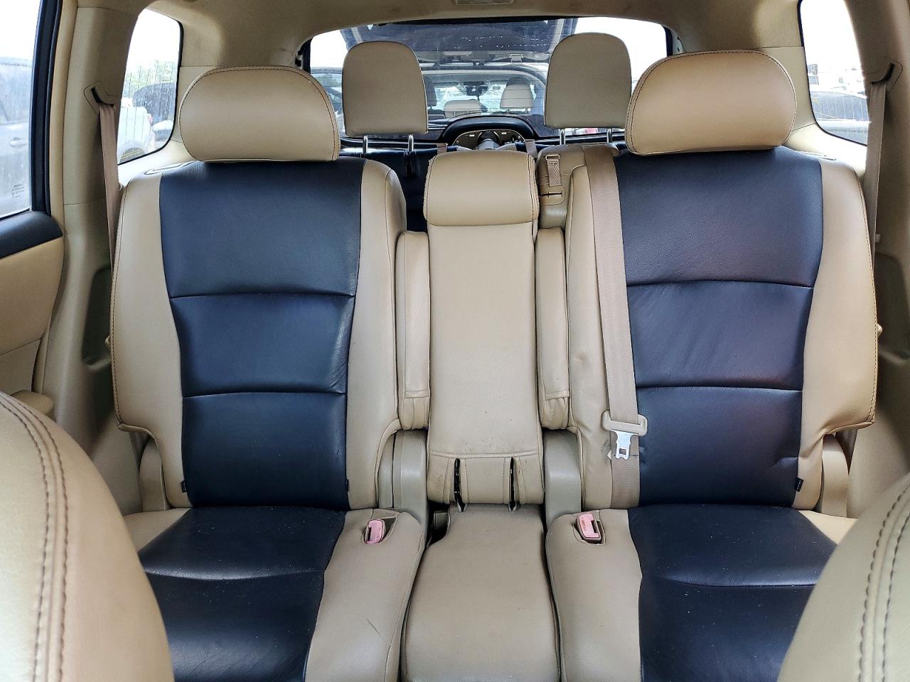2012 Toyota Highlander Base White vin: 5TDZA3EH5CS019214