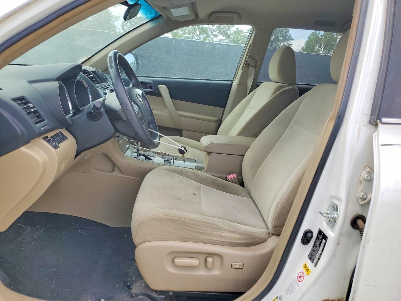 2013 Toyota Highlander Plus Белый vin: 5TDZA3EH5DS044762
