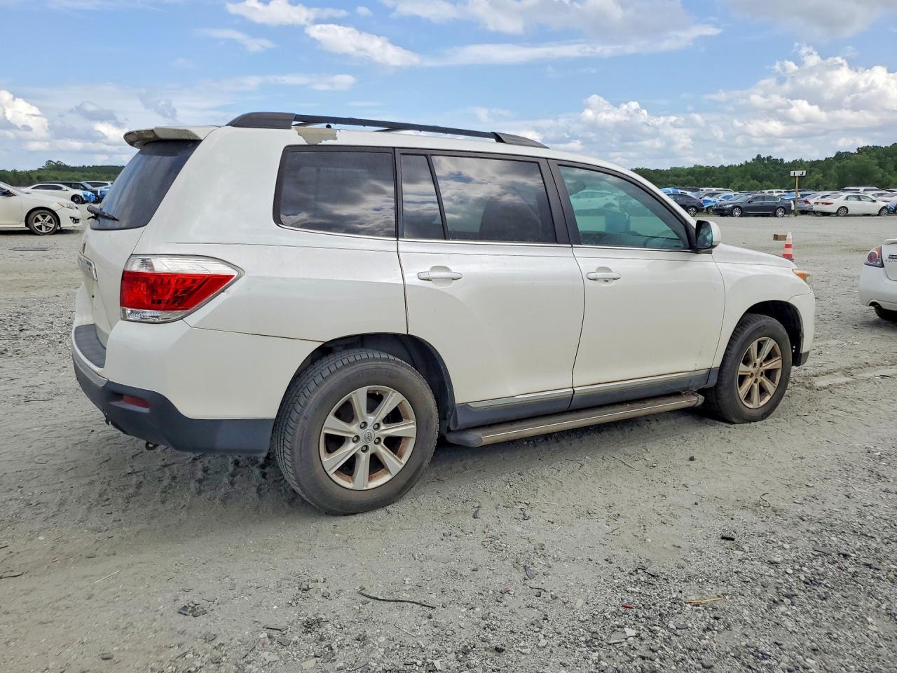 2013 Toyota Highlander Plus Белый vin: 5TDZA3EH5DS044762