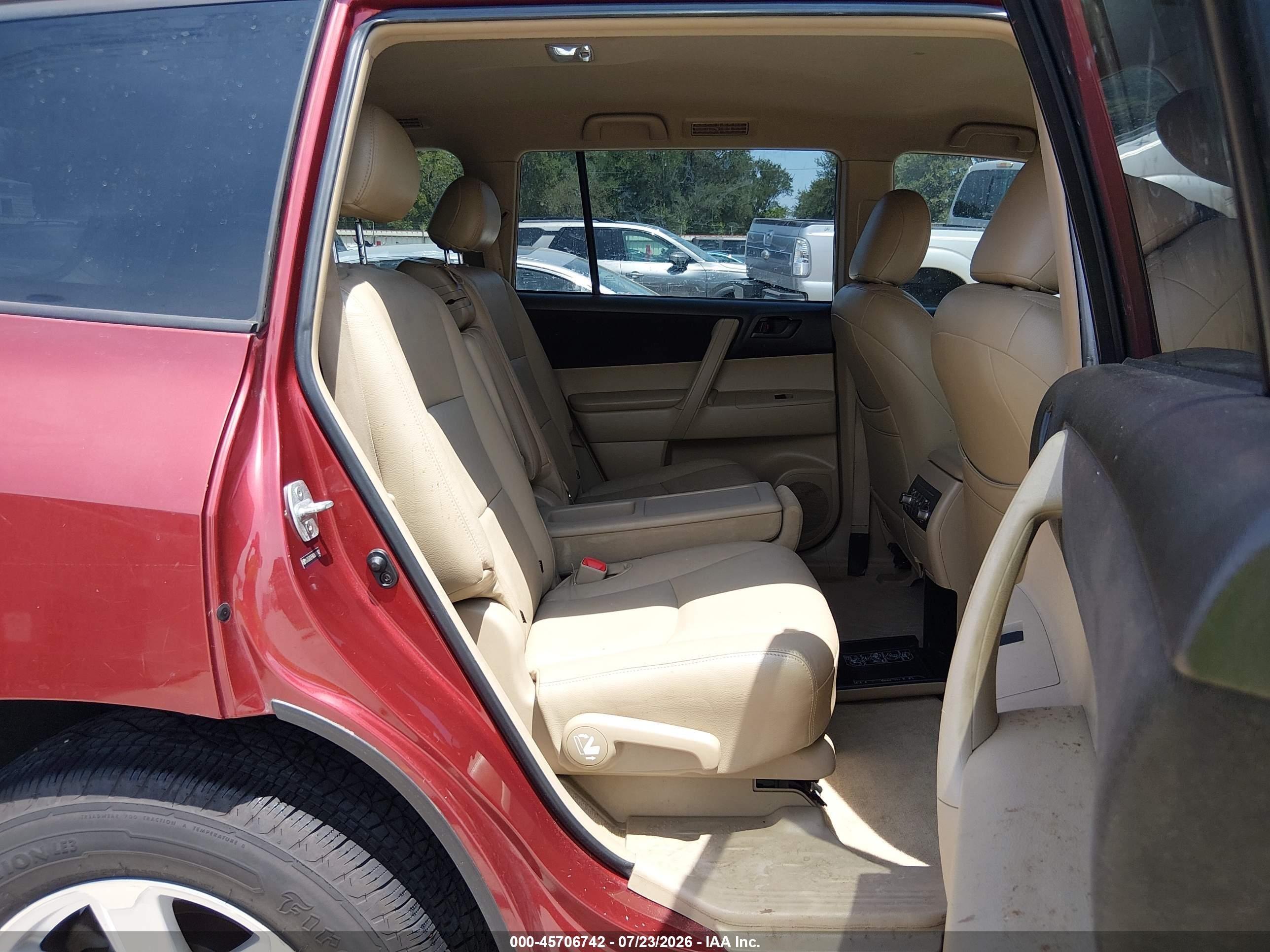 2010 Toyota Highlander Red vin: 5TDZA3EH6AS006162