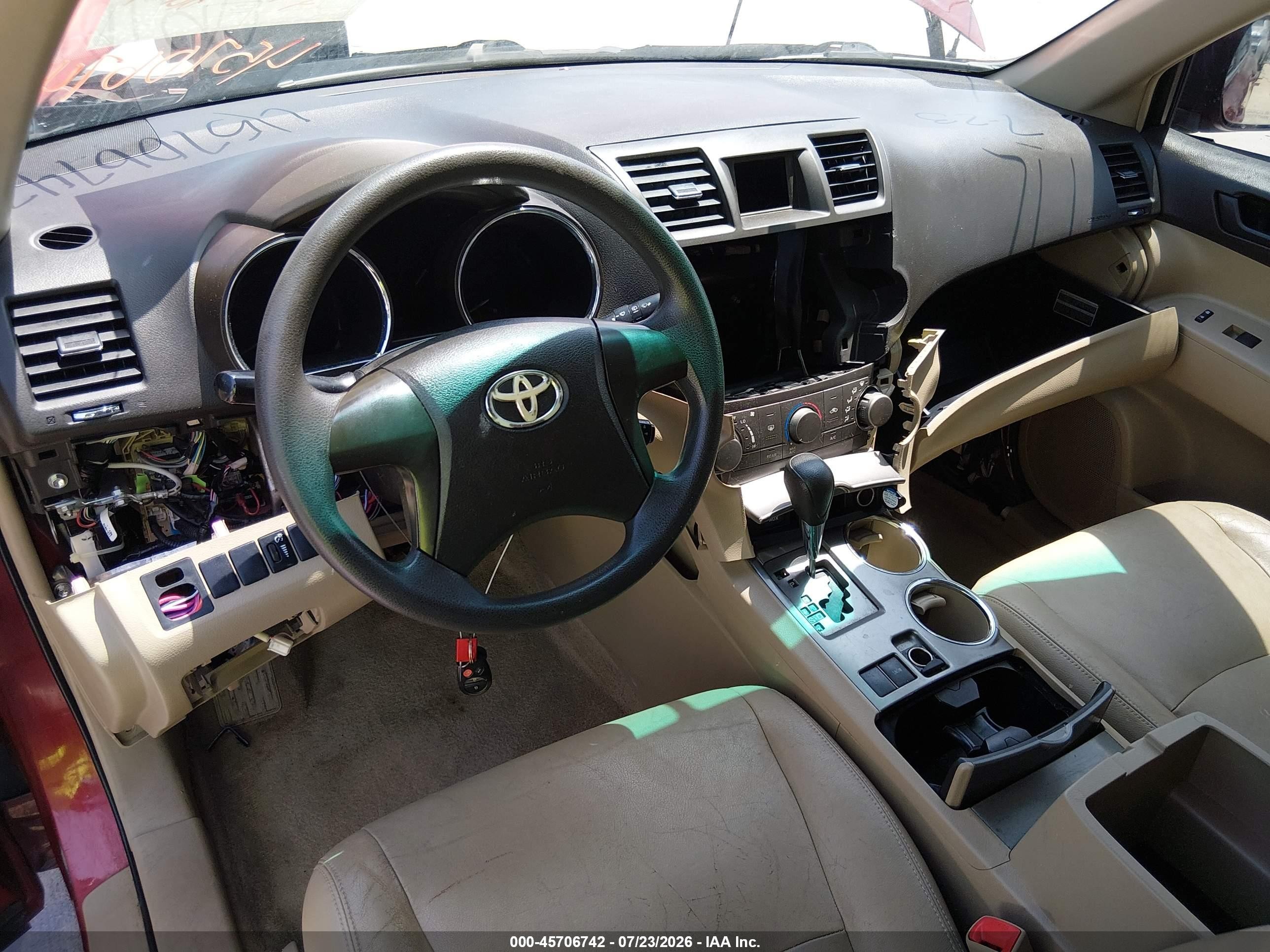 2010 Toyota Highlander Red vin: 5TDZA3EH6AS006162
