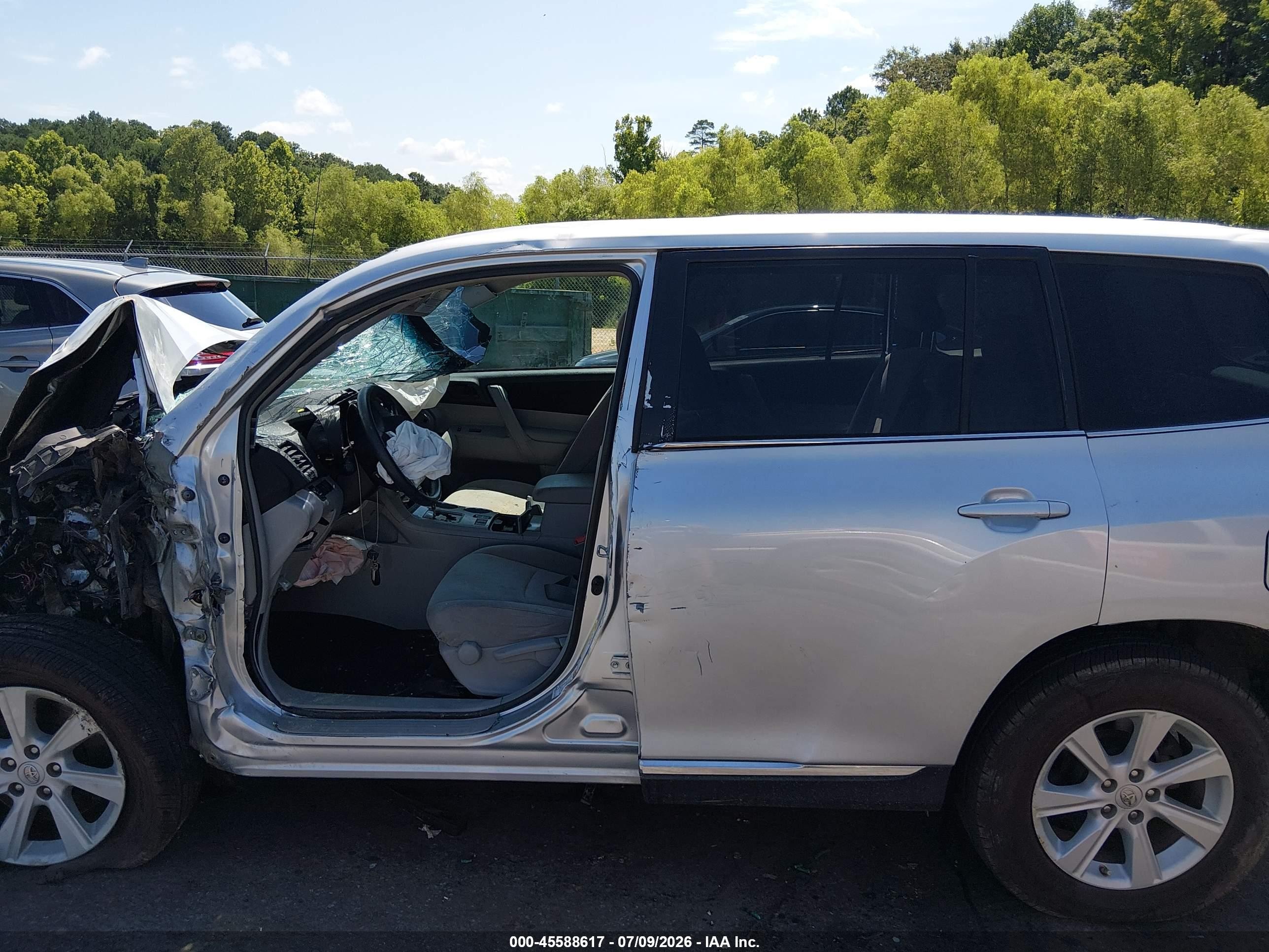 2011 Toyota Highlander Silver vin: 5TDZA3EH6BS008138