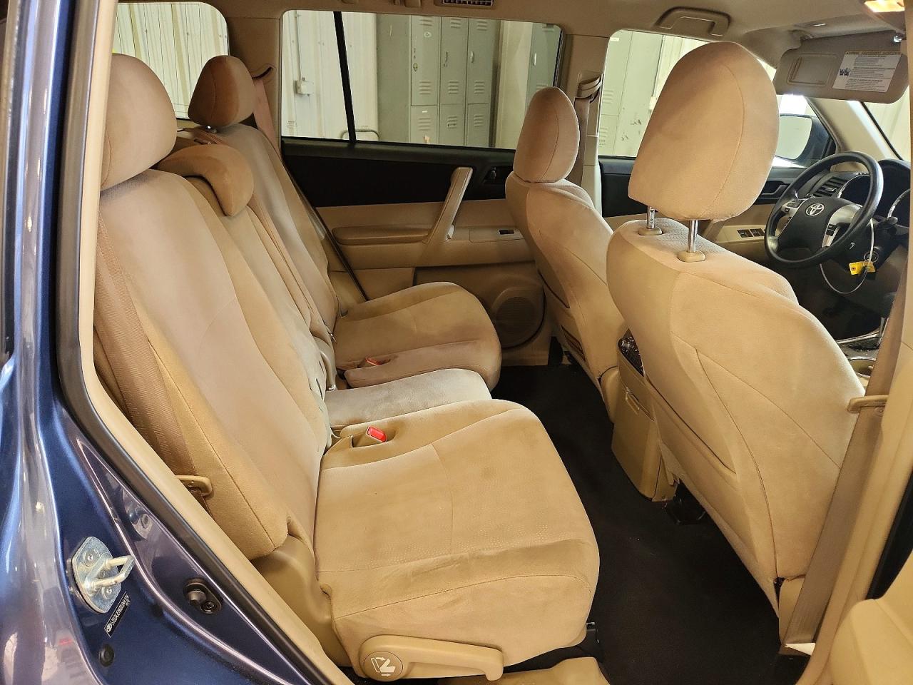 2013 Toyota Highlander Base Синий vin: 5TDZA3EH6DS044124