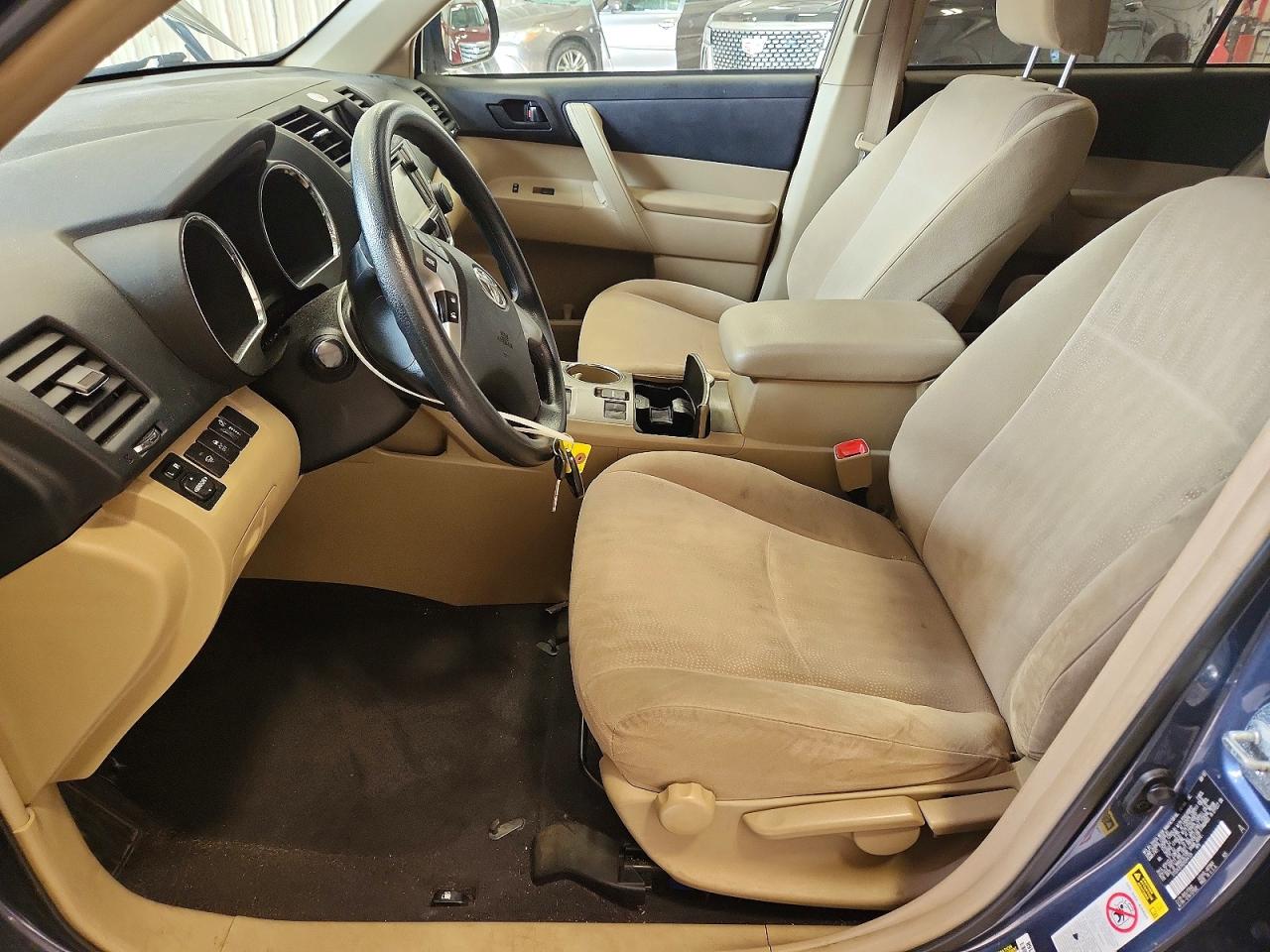 2013 Toyota Highlander Base Синий vin: 5TDZA3EH6DS044124