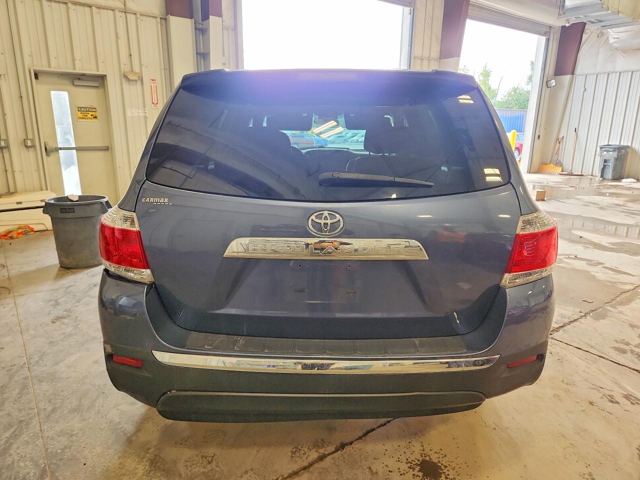 2013 Toyota Highlander Base Синий vin: 5TDZA3EH6DS044124