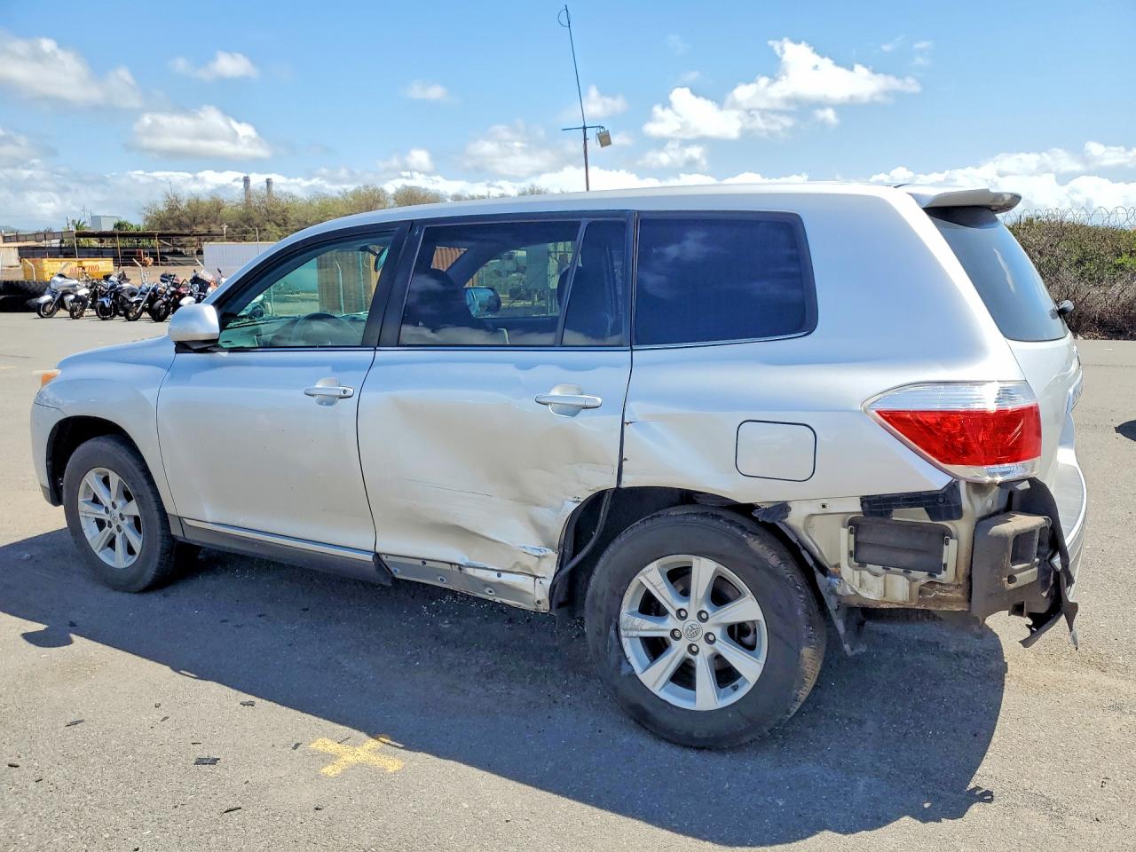 2013 Toyota Highlander Base Silver vin: 5TDZA3EH6DS044902